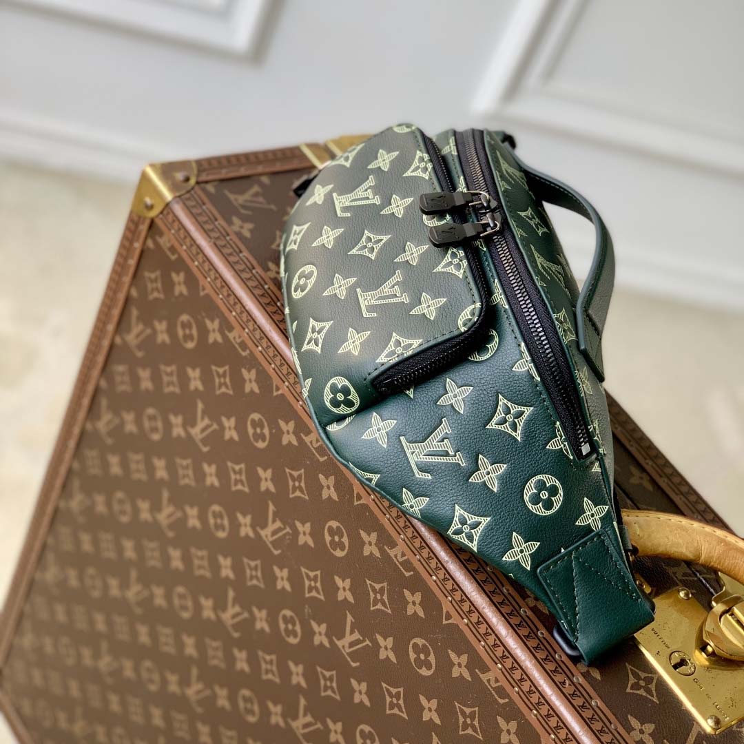 Louis Vuitton Rush Bumbag Monogram Shadow   M27153 - DesignerGu