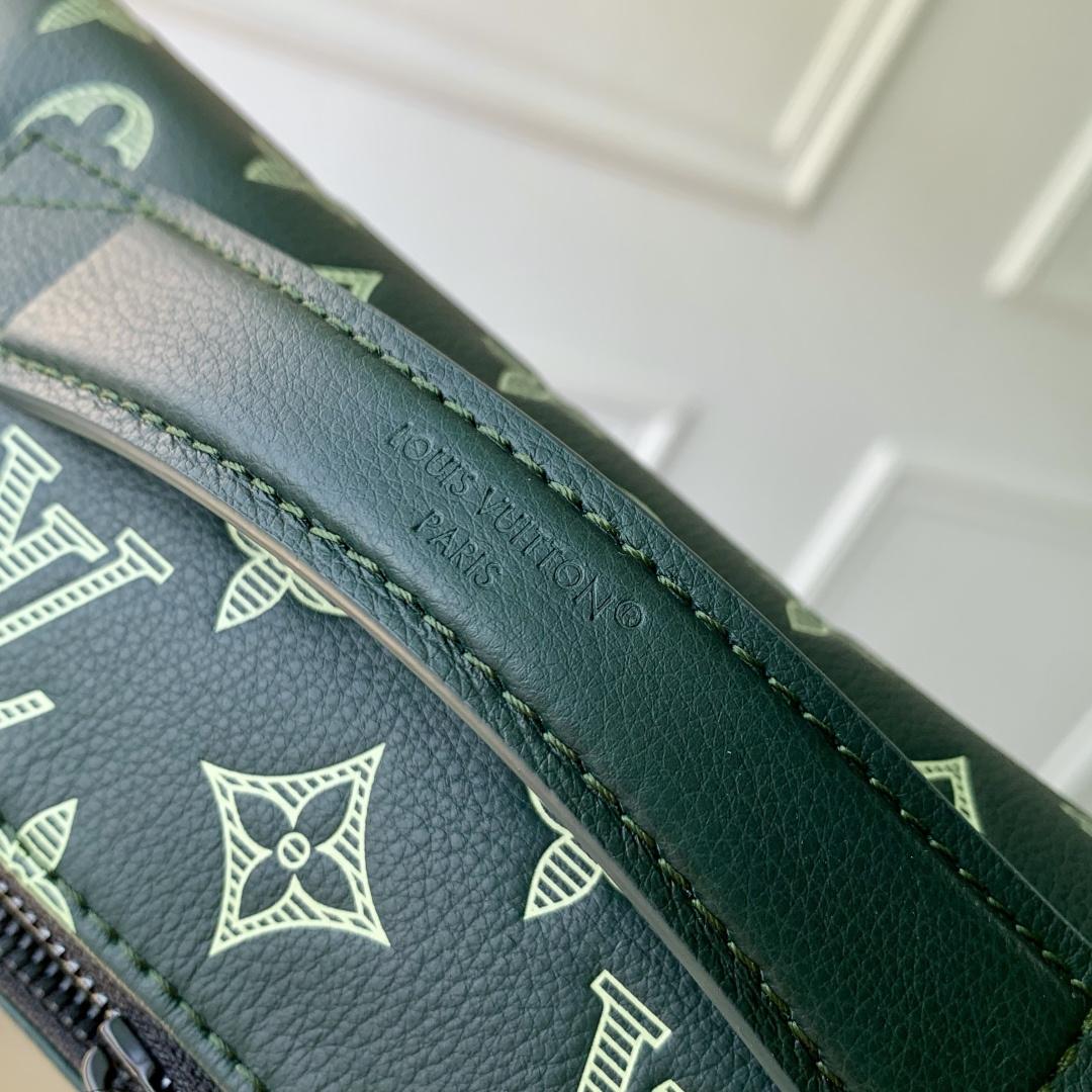 Louis Vuitton Rush Bumbag Monogram Shadow   M27153 - DesignerGu