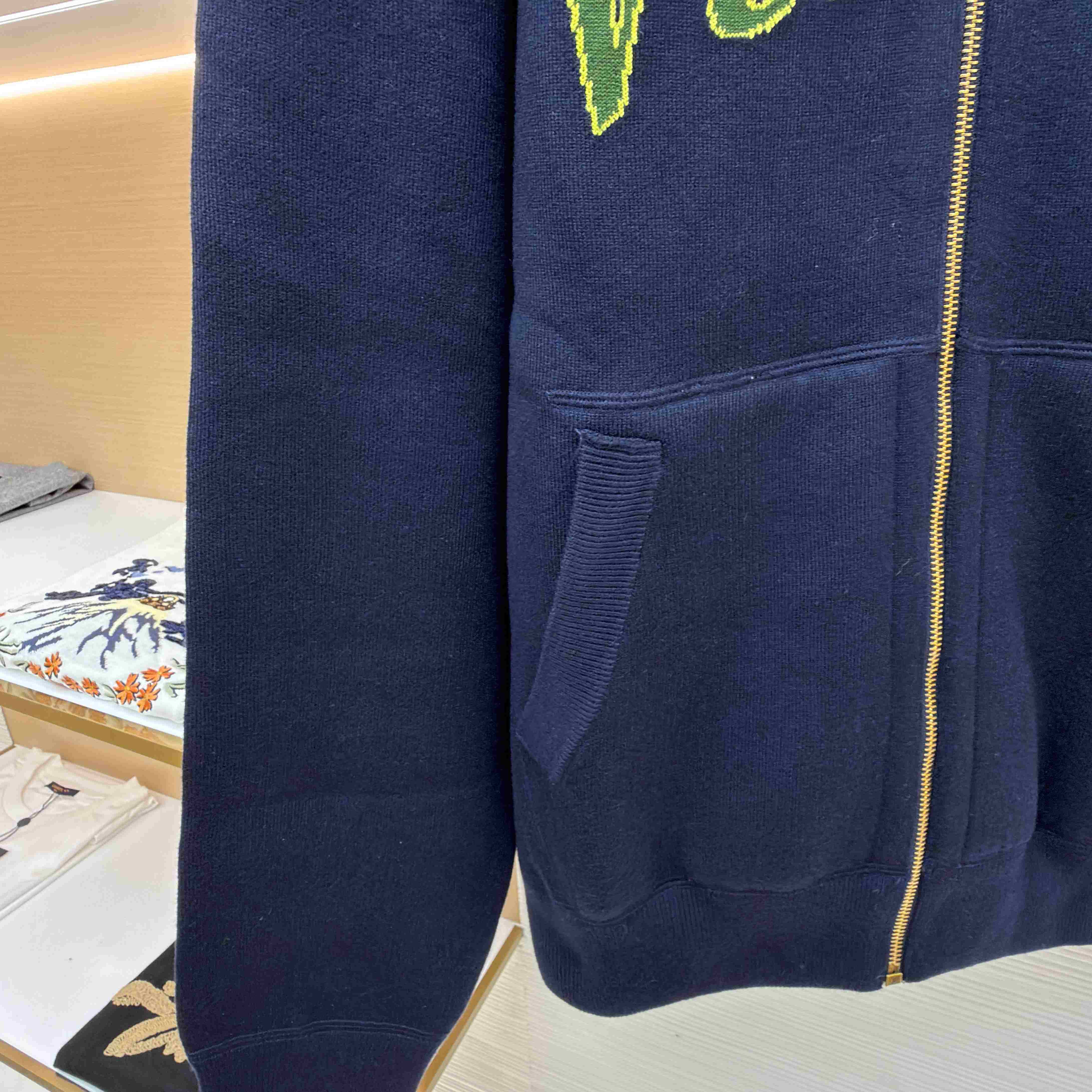 Louis Vuitton Monogram Double Face Reversible Hoodie 1AIJZ9 - DesignerGu