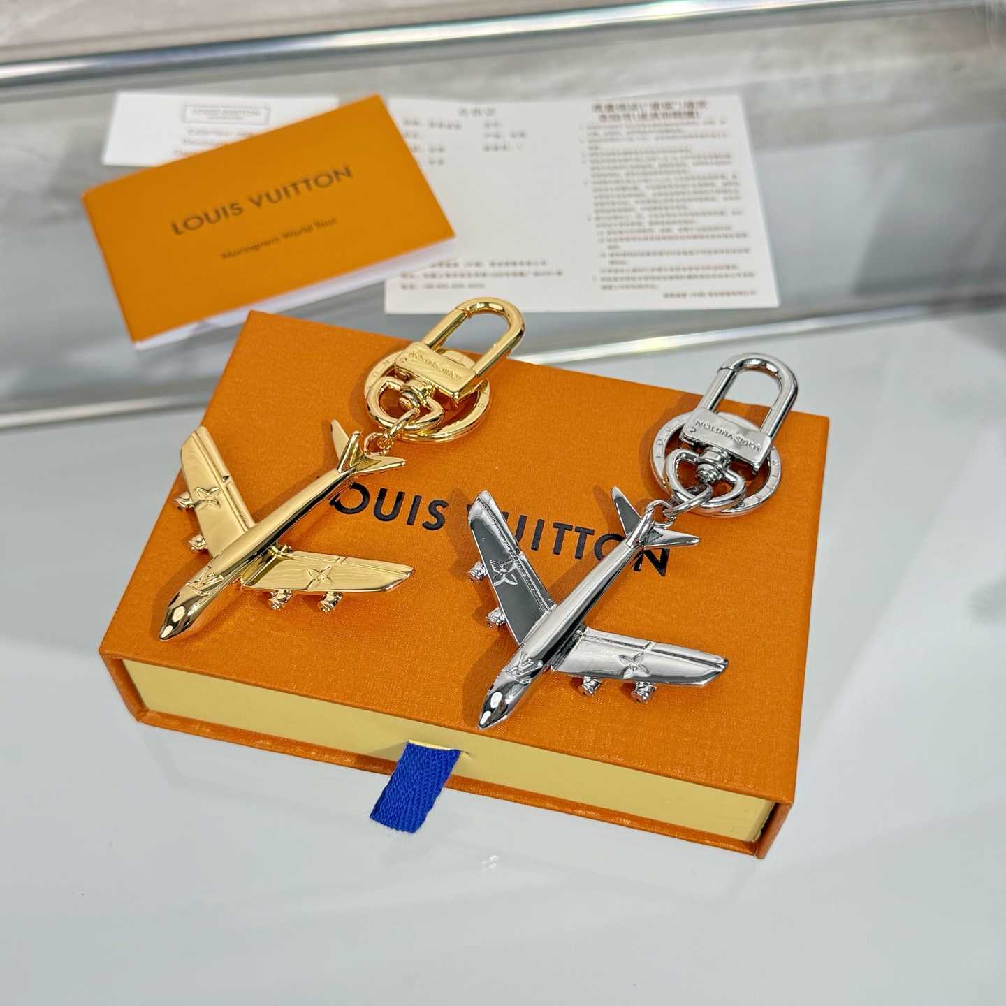 Louis Vuitton LV Plane Key Holder and Bag Charm S00 - DesignerGu