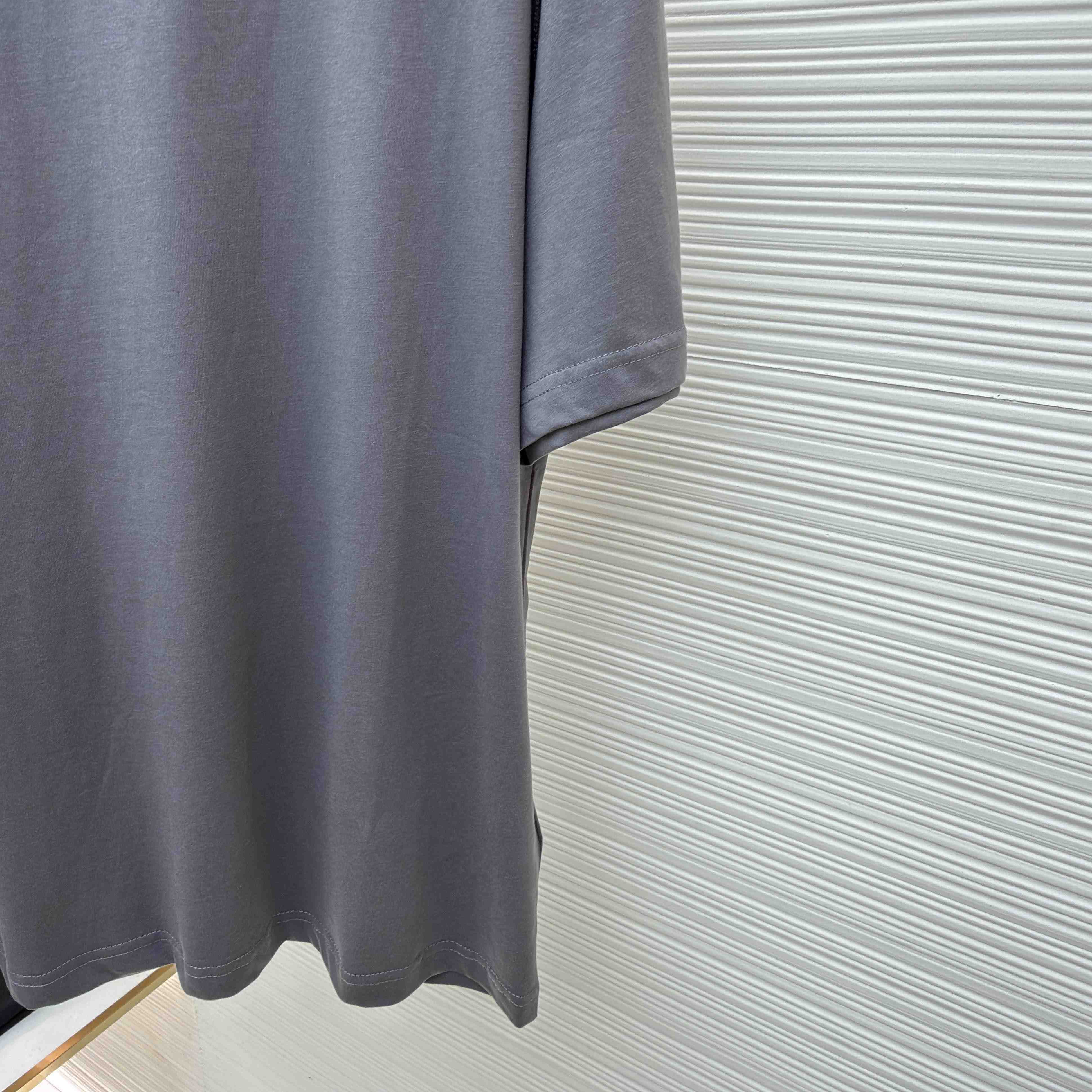 Louis Vuitton Embossed LV T-Shirt   1AGIJ2 - DesignerGu