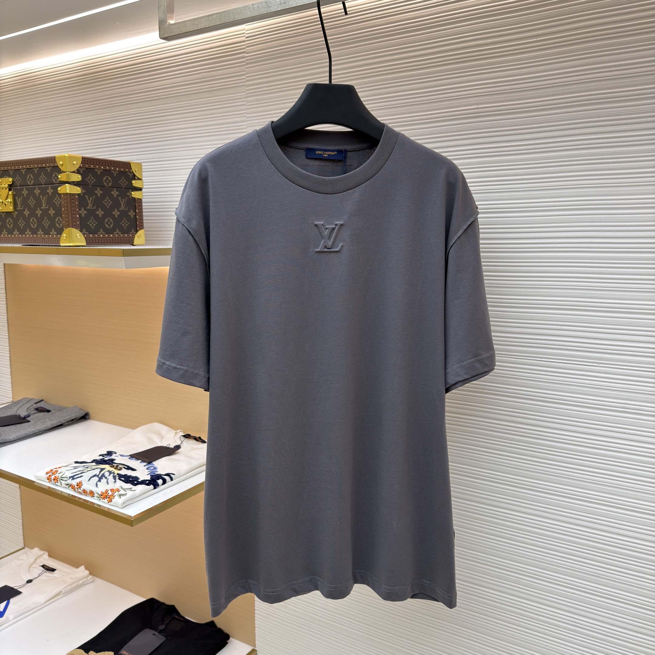 Louis Vuitton Embossed LV T-Shirt   1AGIJ2 - DesignerGu