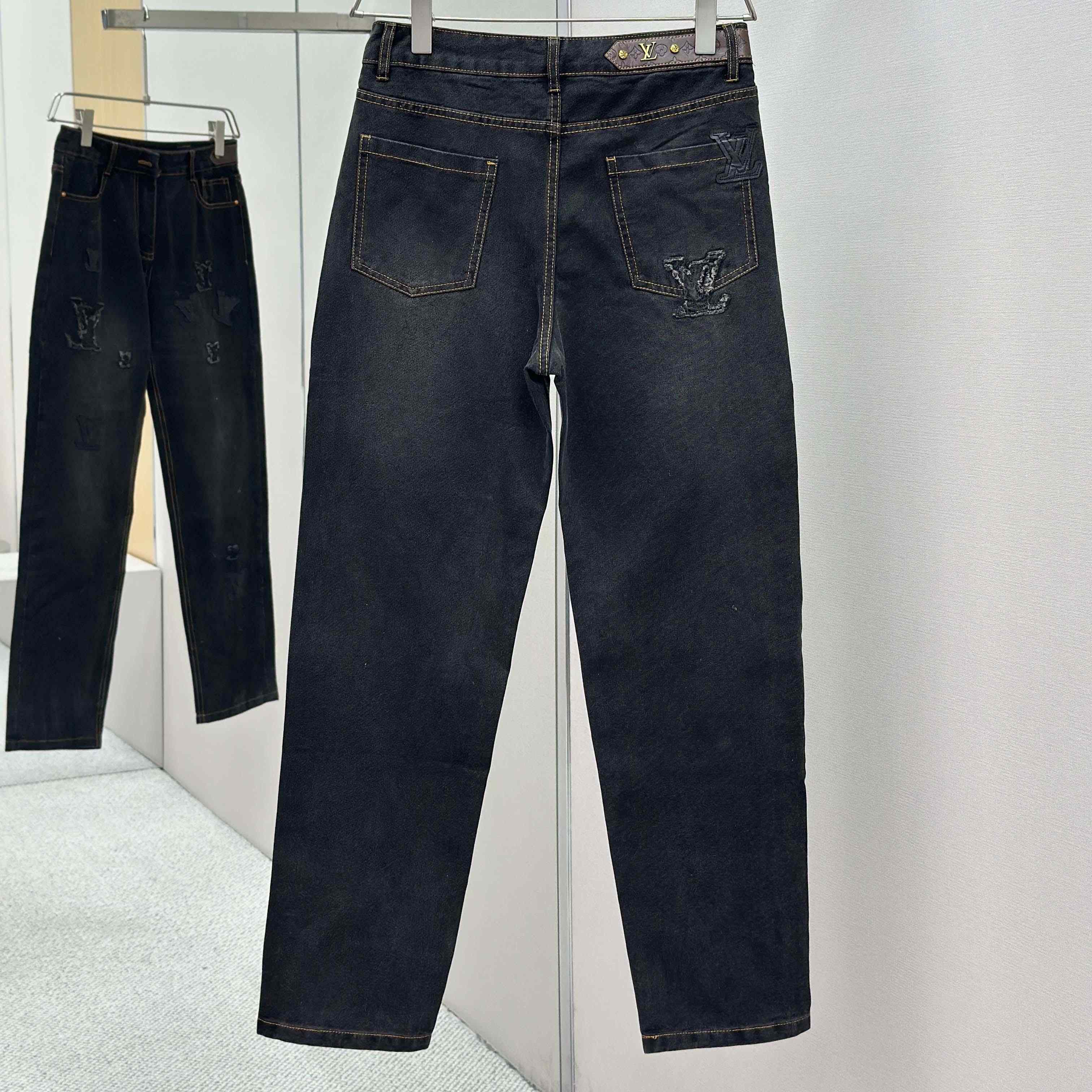 Louis Vuitton Jeans - DesignerGu