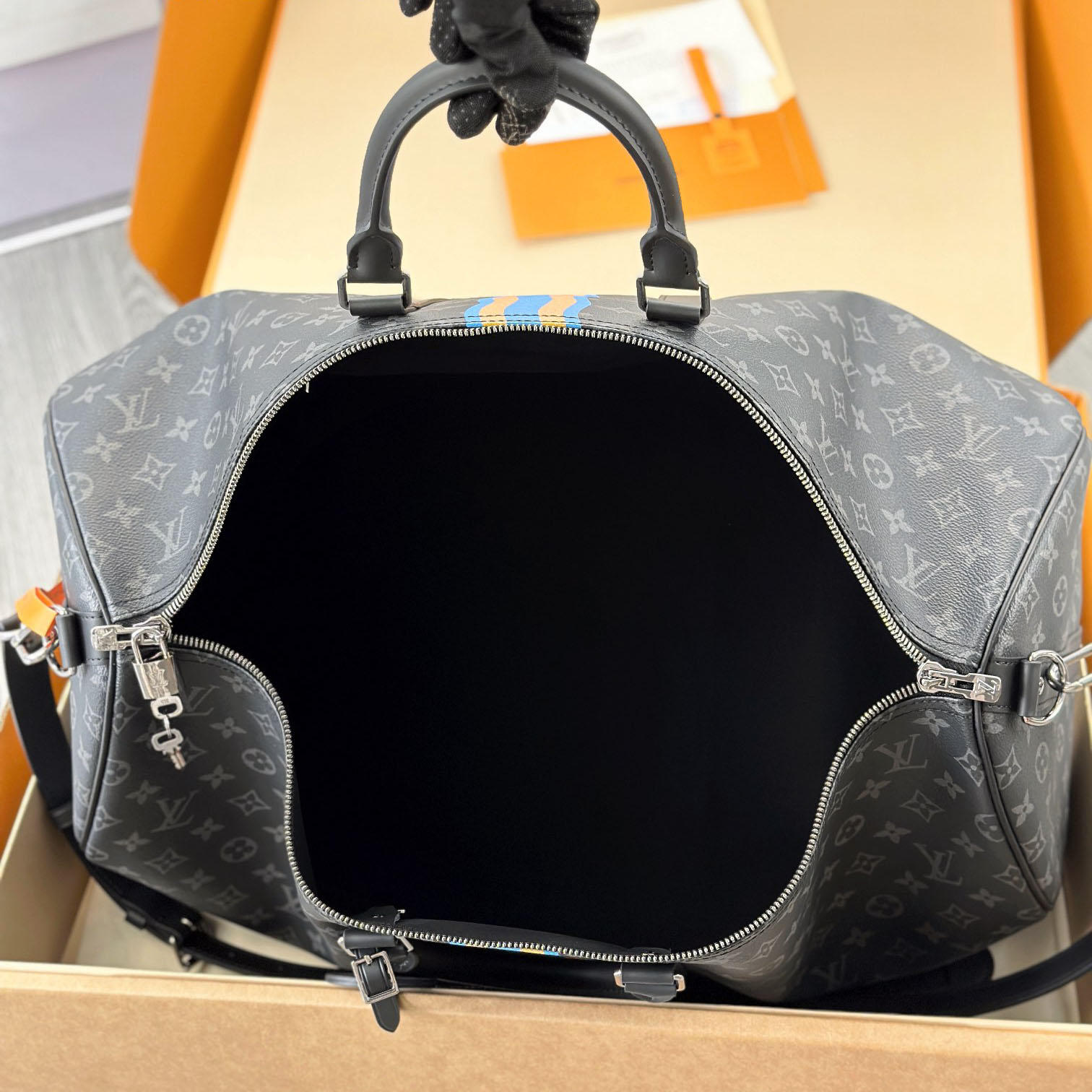 Louis Vuitton Keepall Bandoulière 55 Mon Monogram P01951 - DesignerGu