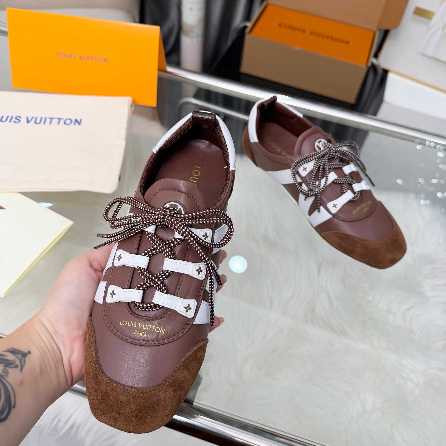 Louis Vuitton Sneakerina 1AIVMB - DesignerGu