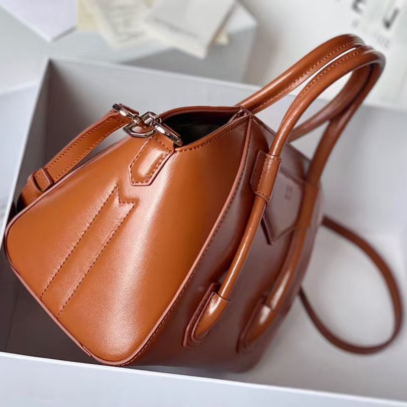 Givenchy MINI Antigona Bag    23x27x13cm - DesignerGu