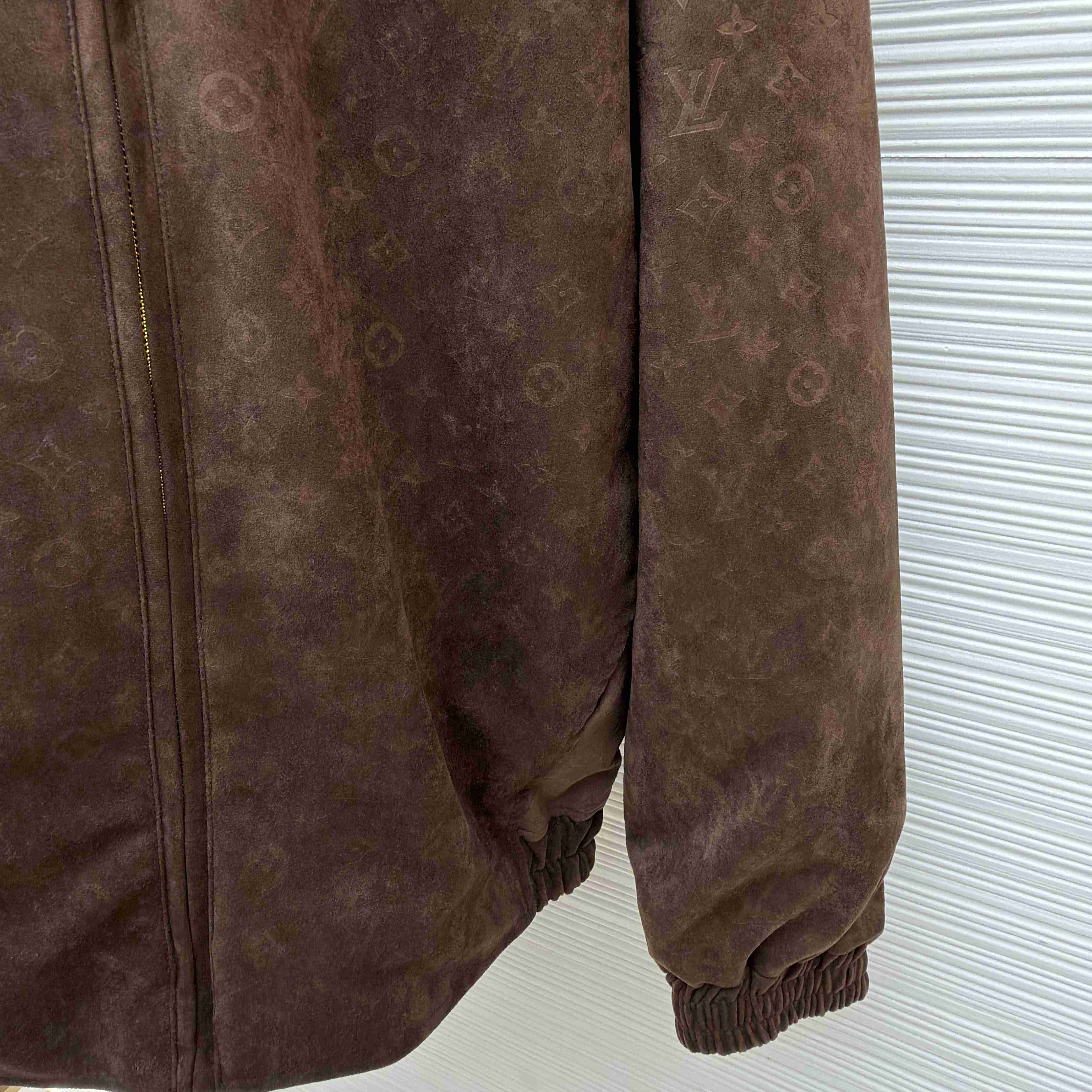 Louis Vuitton Monogram Embossed Suede Hoodie    1AJUNM - DesignerGu