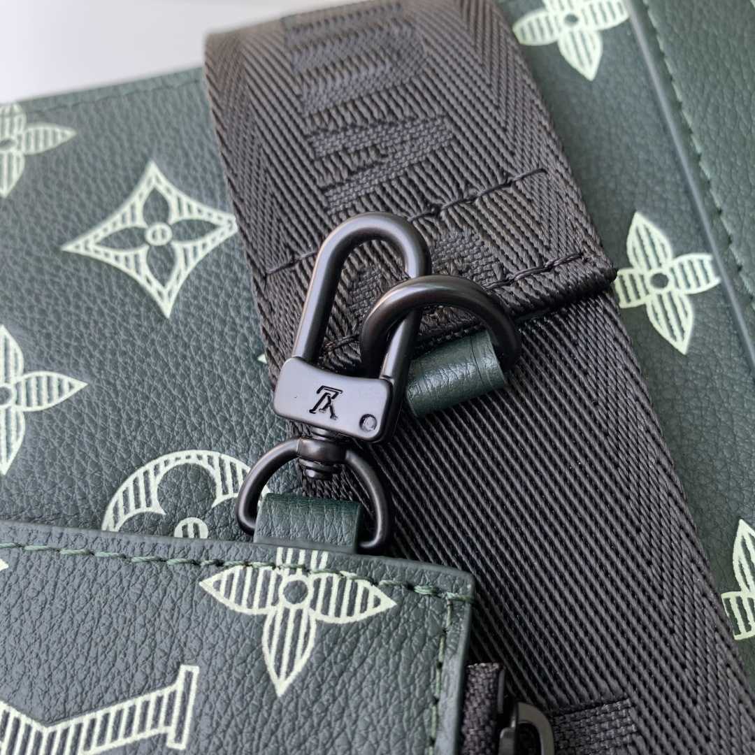 Louis Vuitton Gaston Wearable Wallet Monogram Eclipse    M81115 - DesignerGu