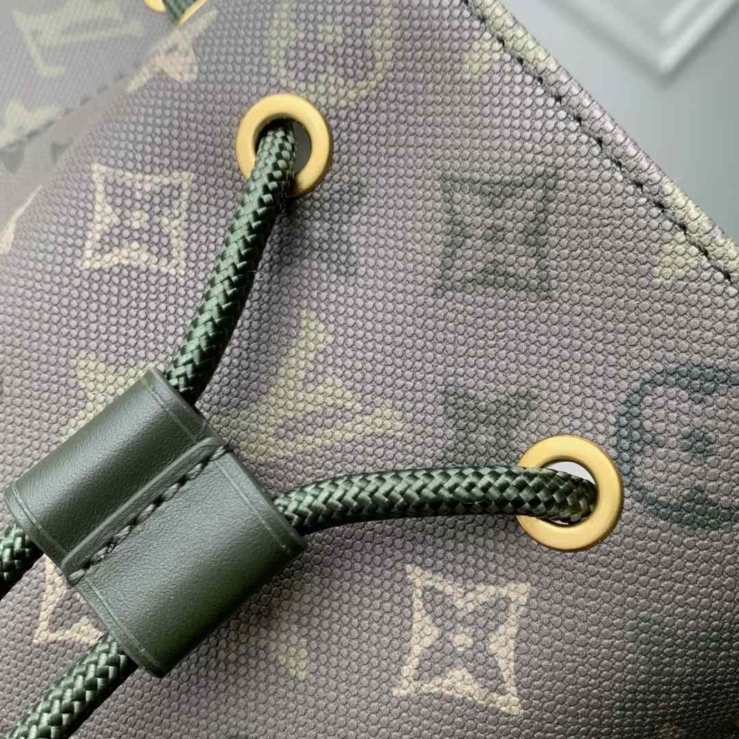 Louis Vuitton Christopher MM     M27080 - DesignerGu