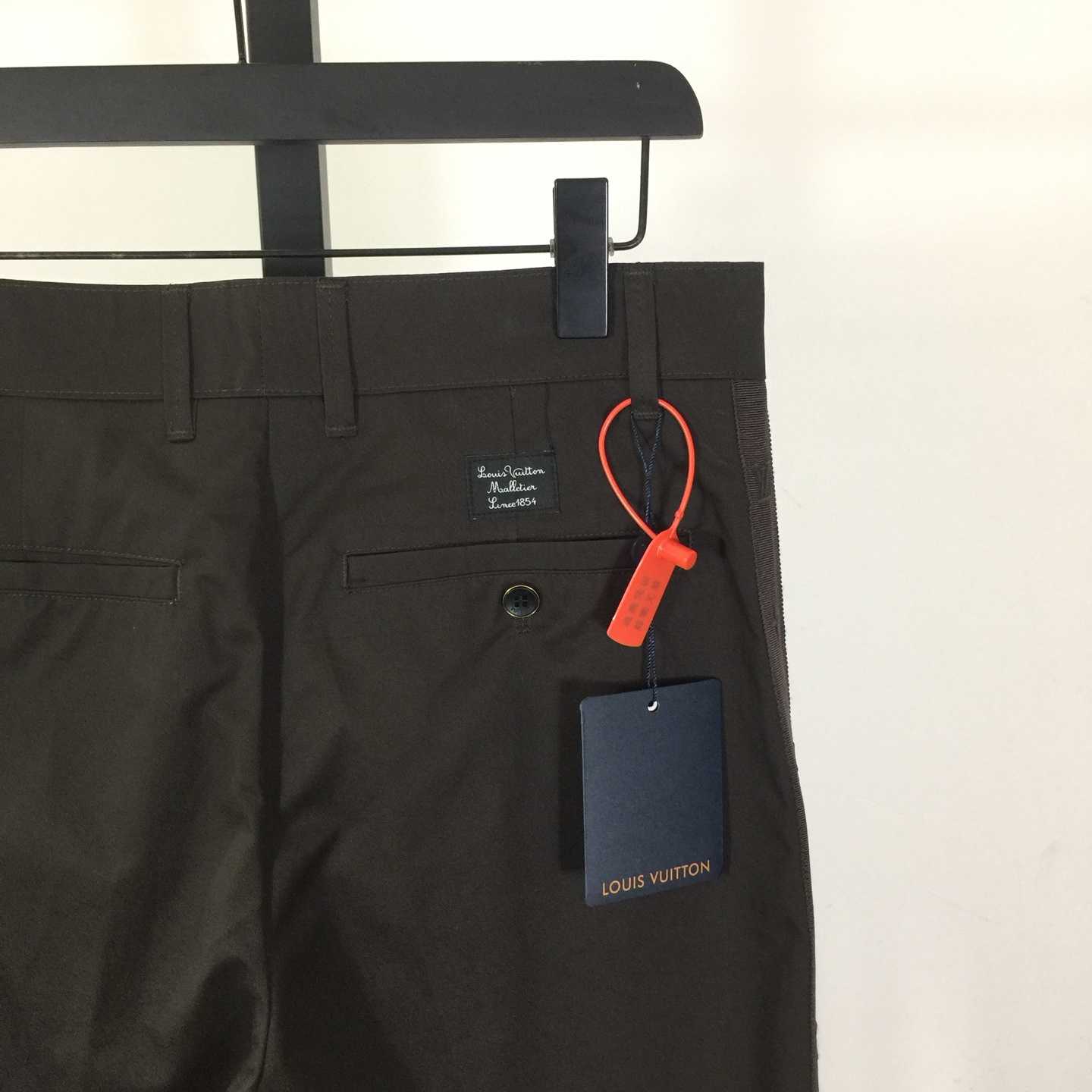 Louis Vuitton Cropped Chino Pants   - DesignerGu