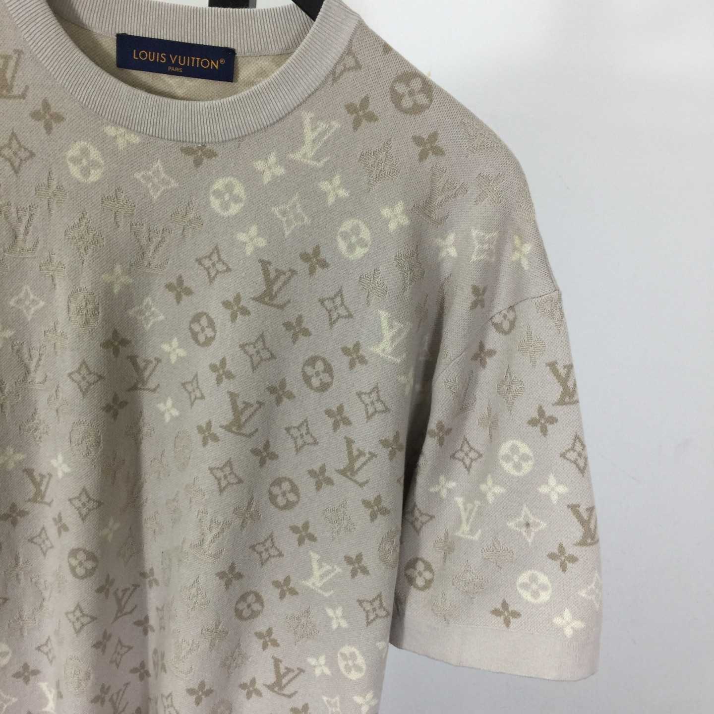 Louis Vuitton Monogram Short-Sleeved Crewneck   1AJBTD - DesignerGu