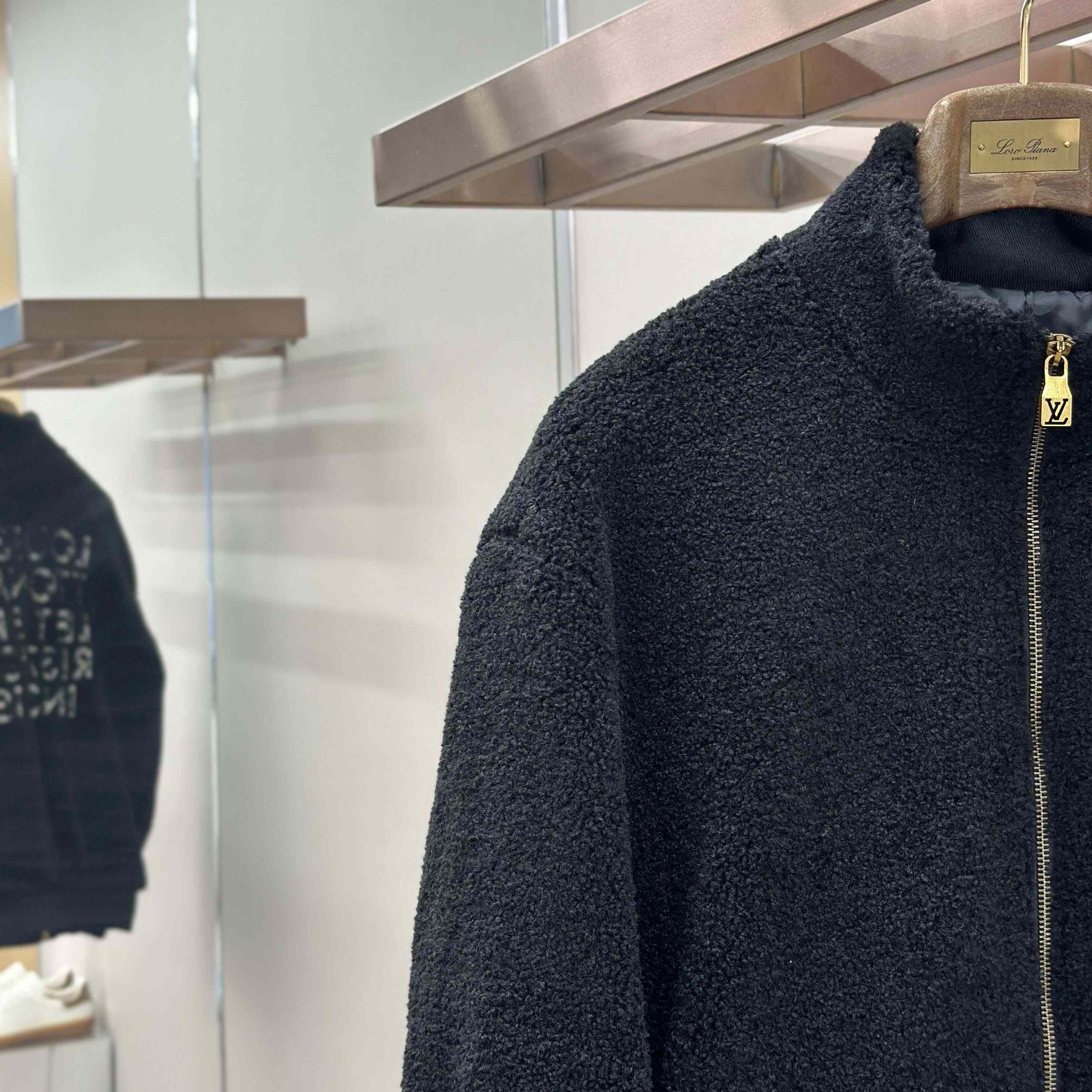 Louis Vuitton Zippered Fleece Blouson    1AJTU2 - DesignerGu