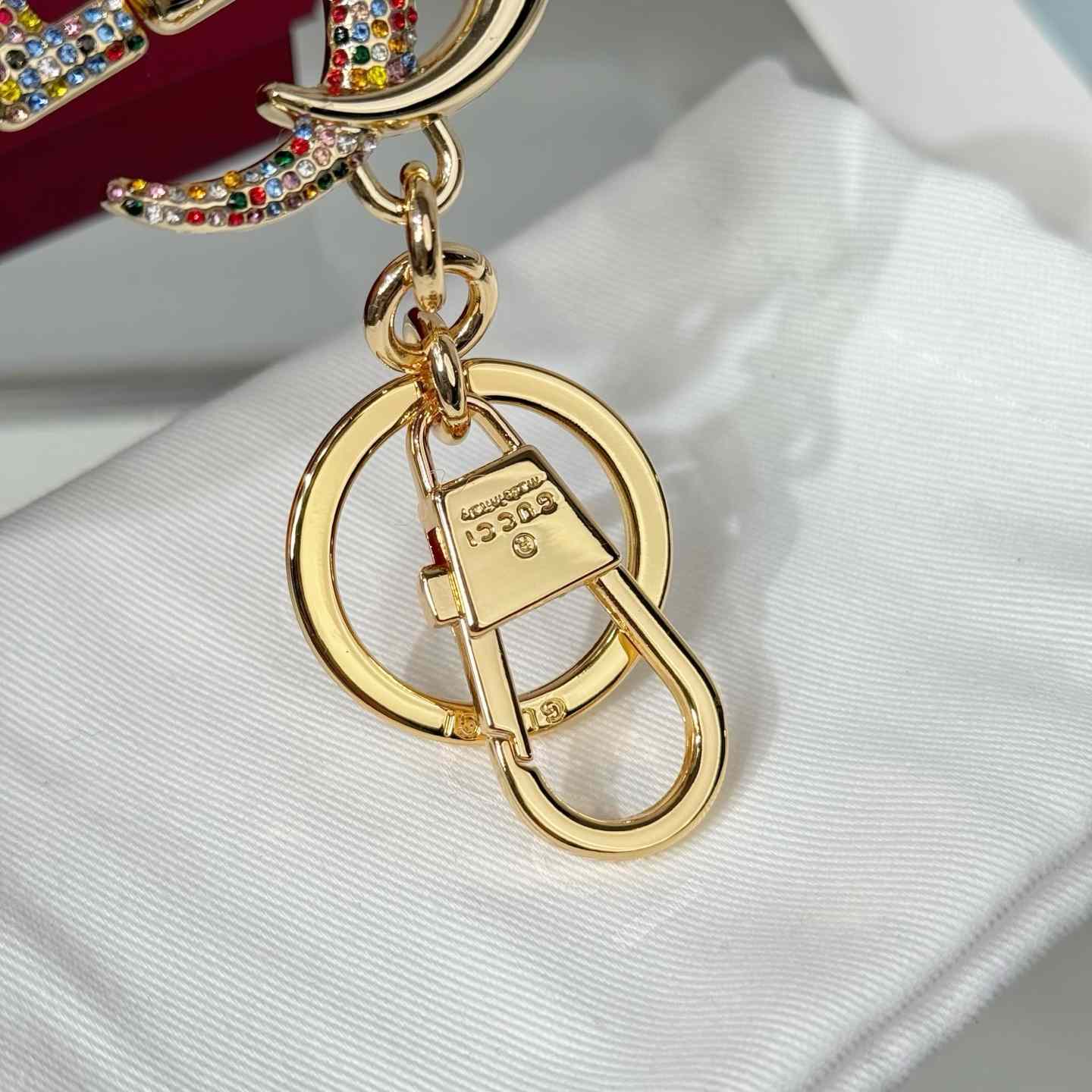Gucci Crystal Double G keychain - DesignerGu