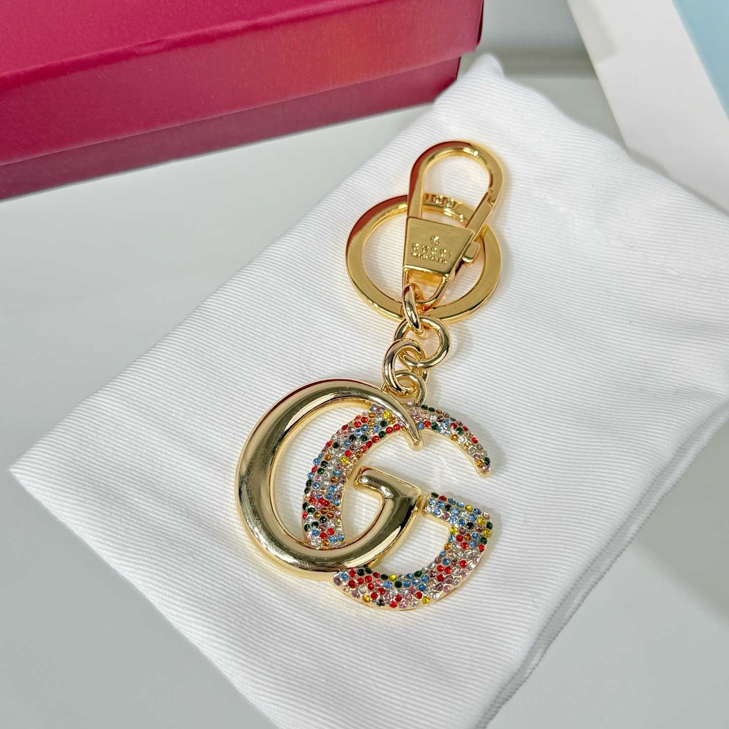 Gucci Crystal Double G keychain - DesignerGu