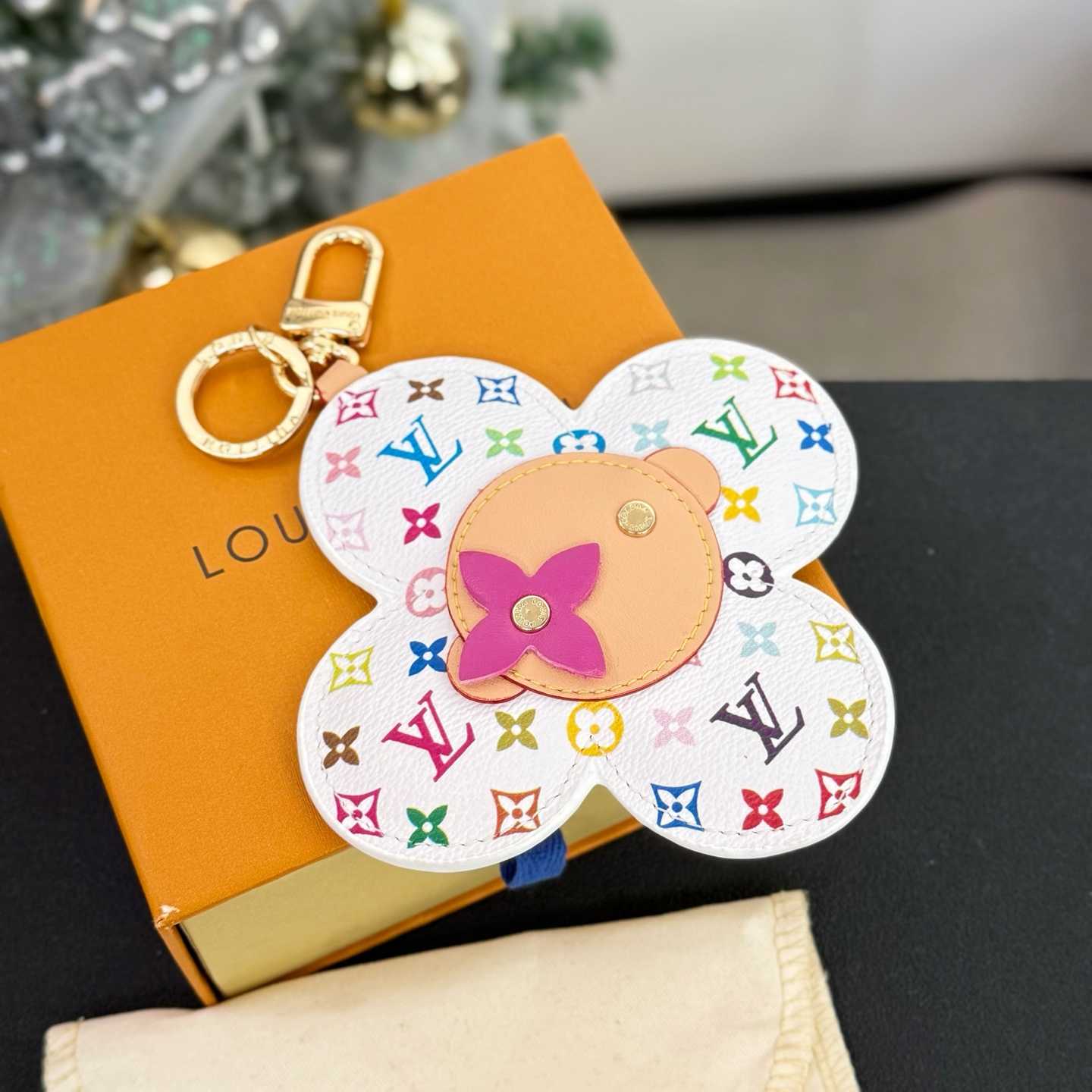 Louis Vuitton LV x TM Vivienne Head Bag Charm   M03728 - DesignerGu