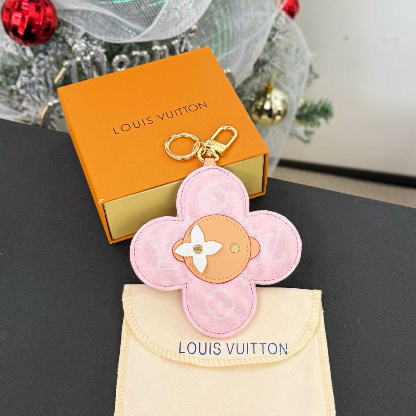 Louis Vuitton LV x TM Vivienne Head Bag Charm   M03823 - DesignerGu