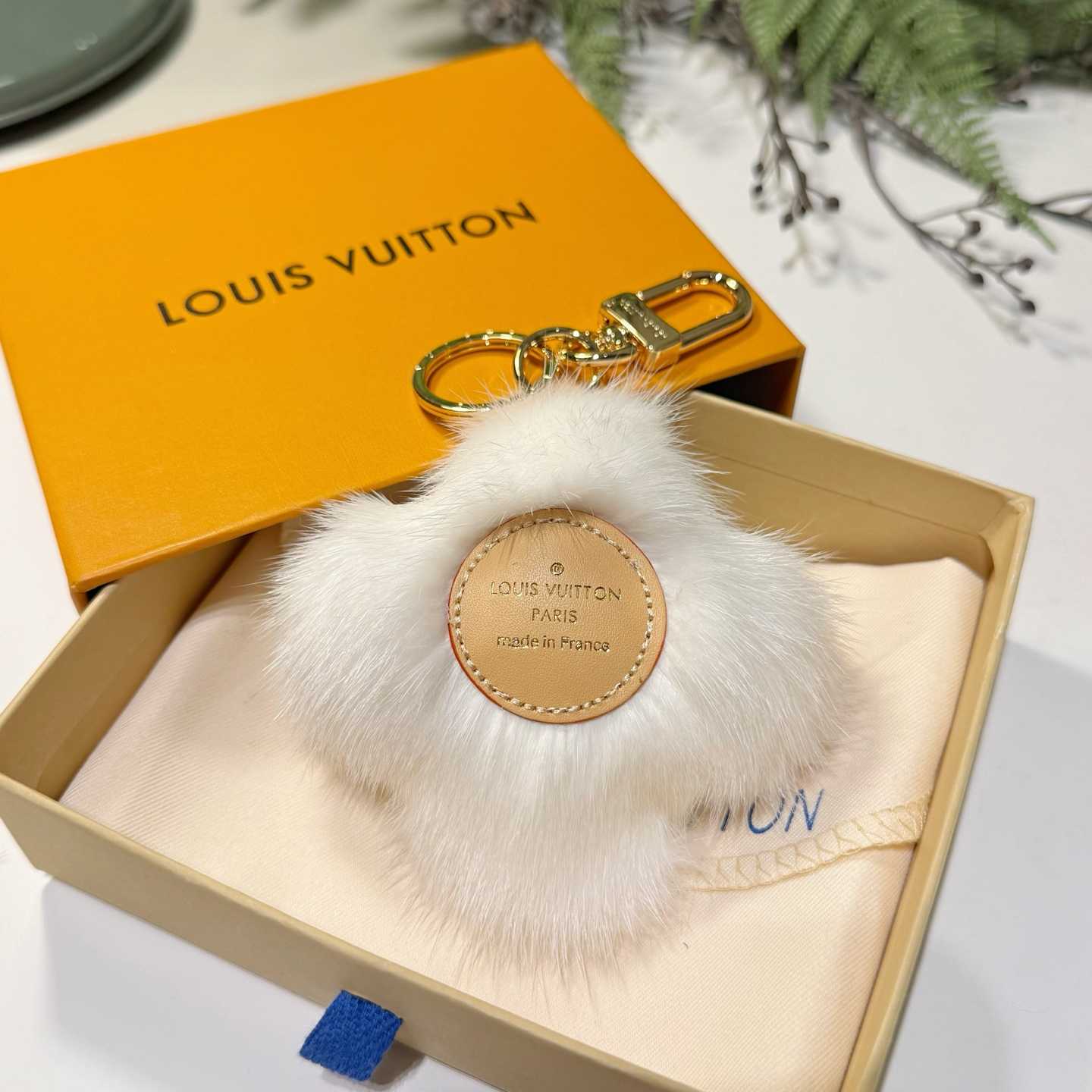 Louis Vuitton Vivienne Fur Key Holder   M02300 - DesignerGu