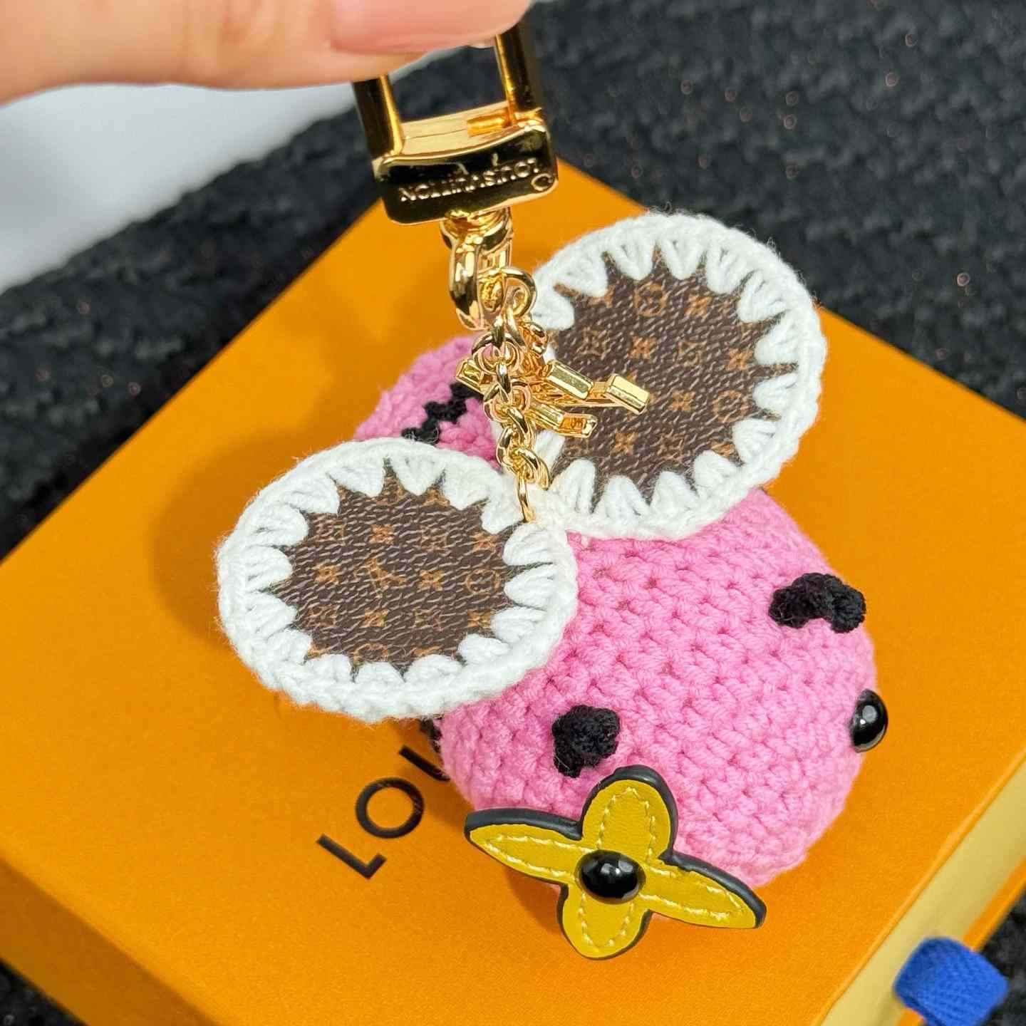 Louis Vuitton Bee LV Crochet Bag Charm   M02585 - DesignerGu