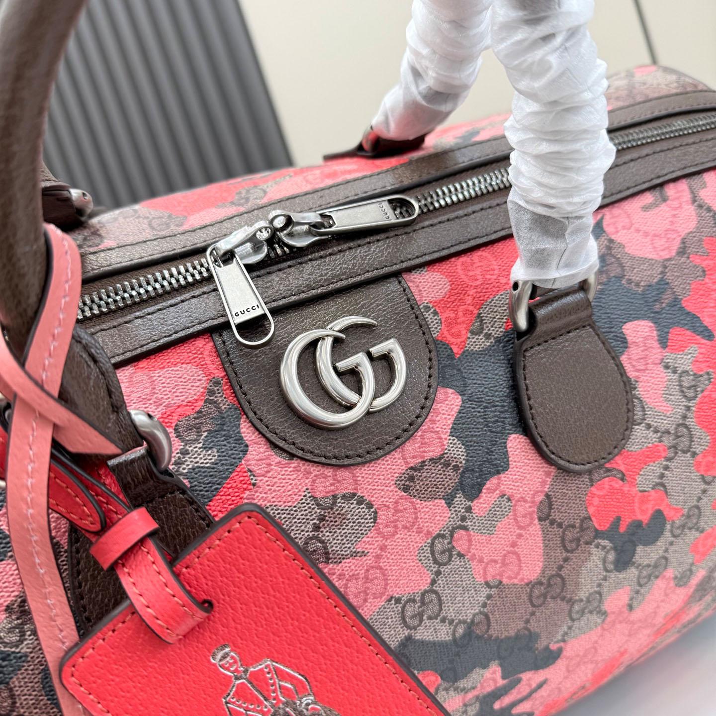 Gucci GG Medium Duffle Bag 834460 - DesignerGu