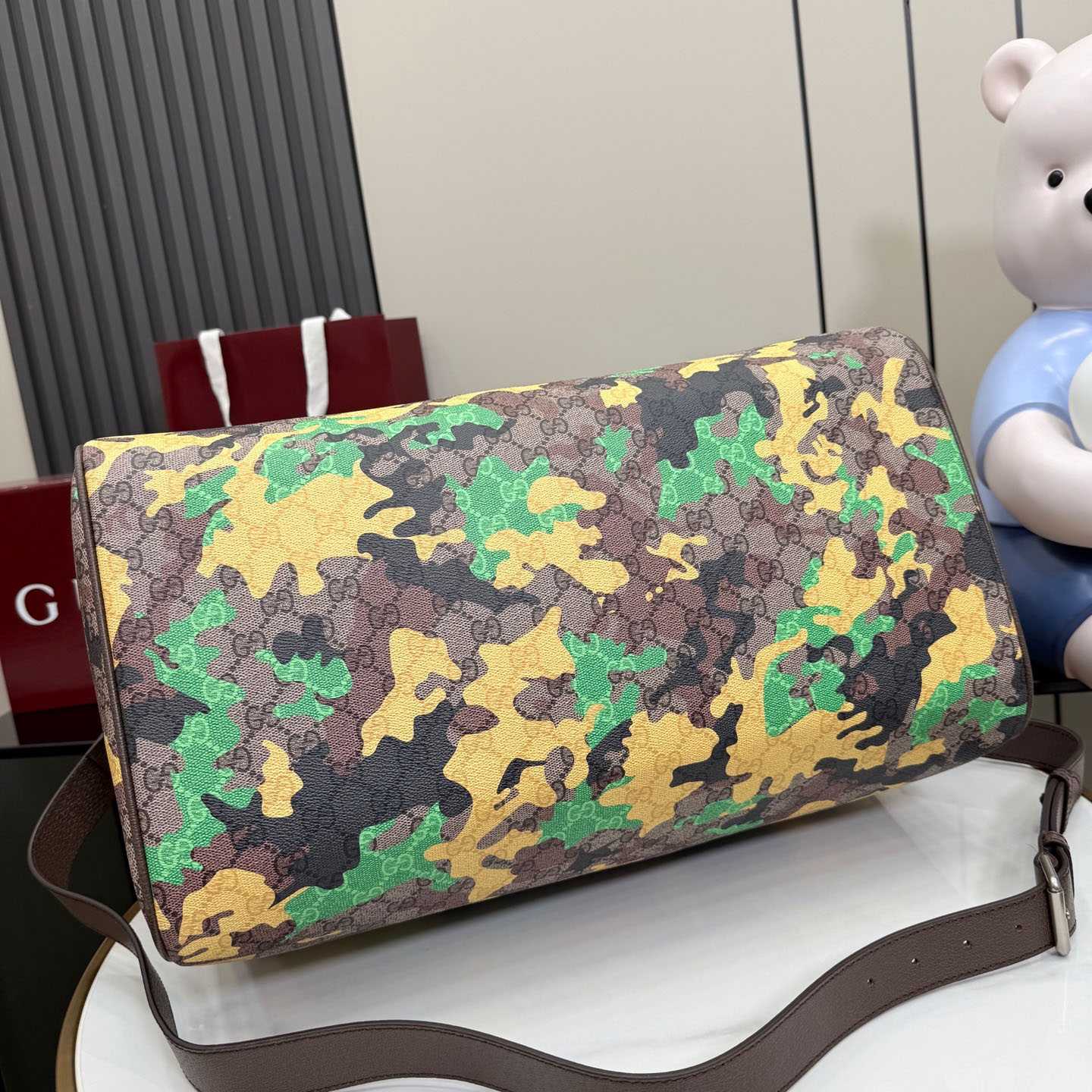 Gucci GG Medium Duffle Bag 834460 - DesignerGu