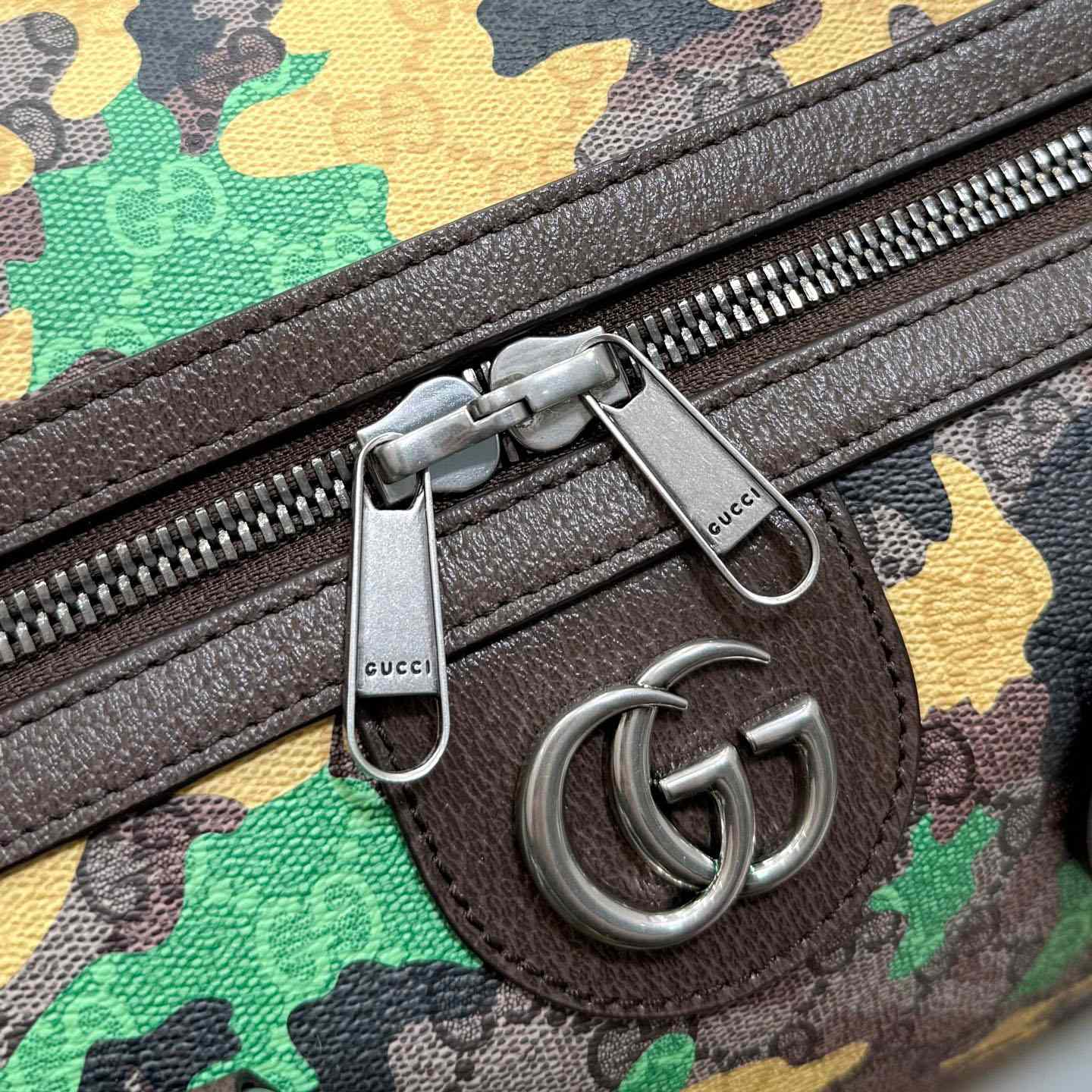 Gucci GG Medium Duffle Bag 834460 - DesignerGu