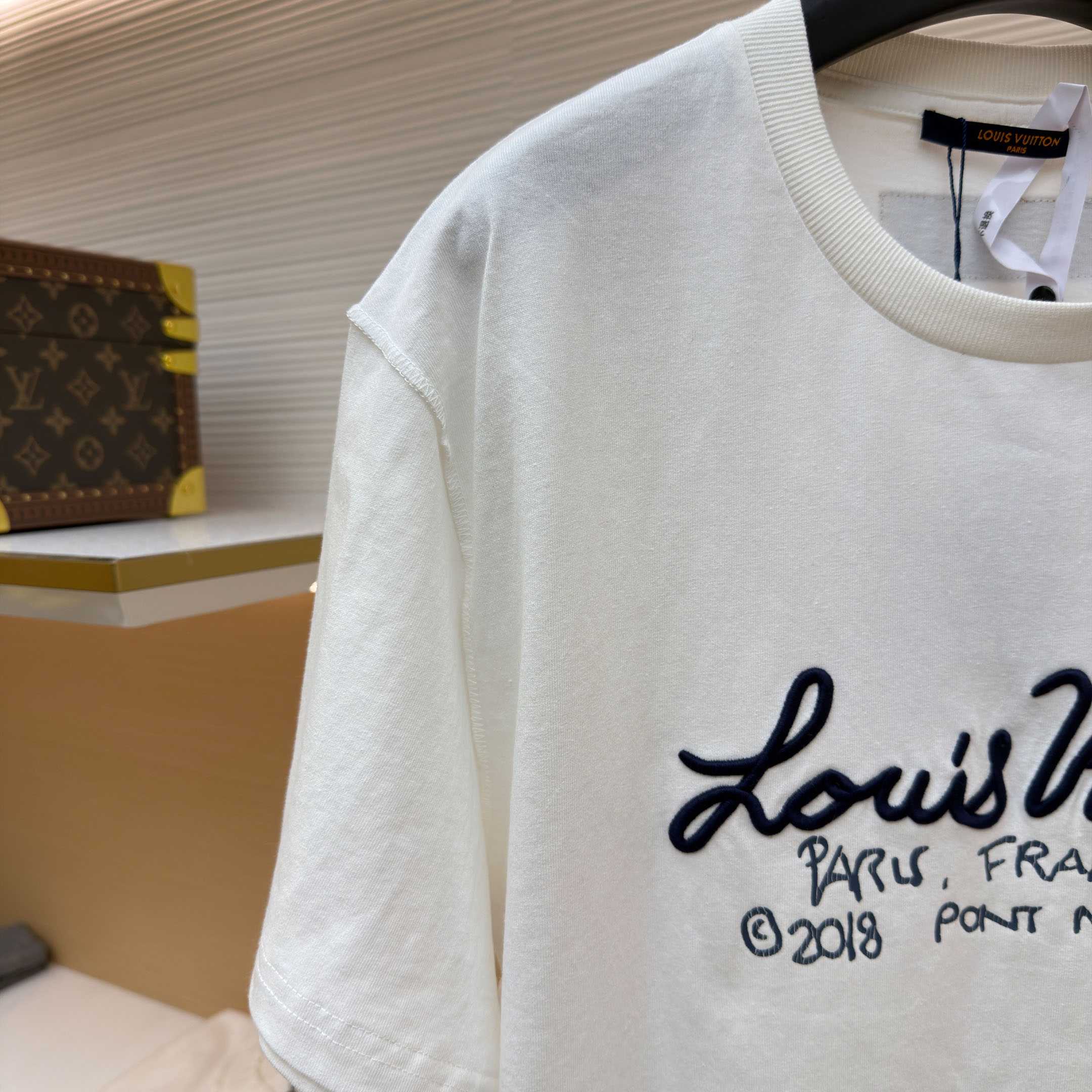  Louis Vuitton Embroidery T-Shirt - DesignerGu