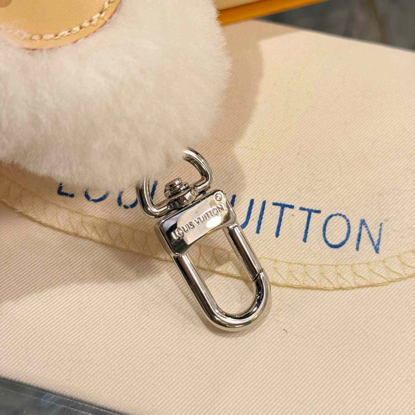 Louis Vuitton Vivienne Shearling Bag Charm  M03455 - DesignerGu