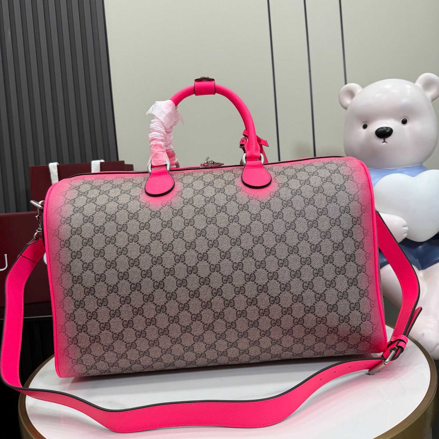 Gucci GG Medium Duffle Bag 834460 - DesignerGu