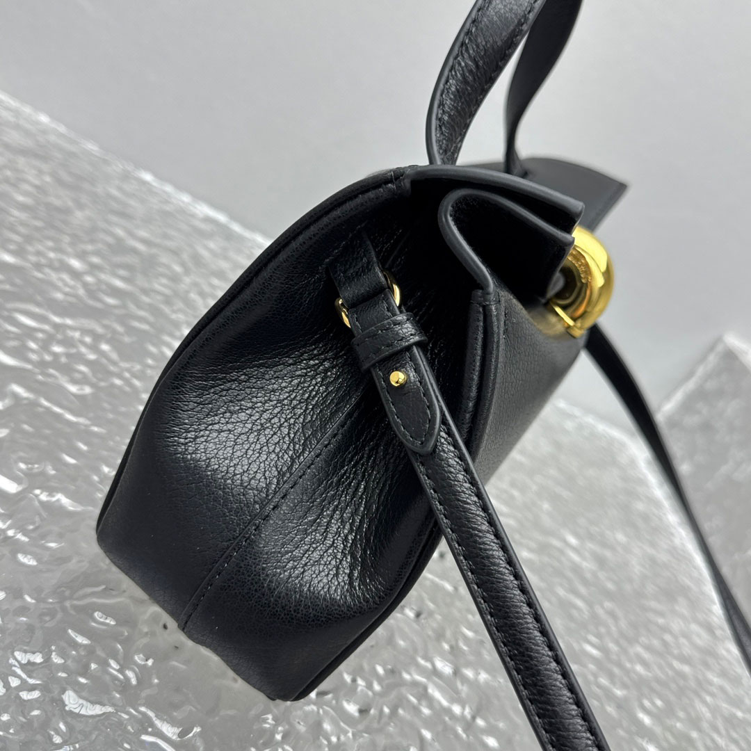 Jacquemus Small Valerie Bag - DesignerGu