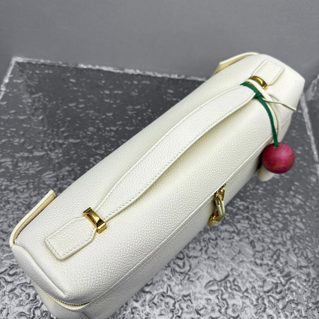 Loro Piana Extra Softy Bag L33  - DesignerGu