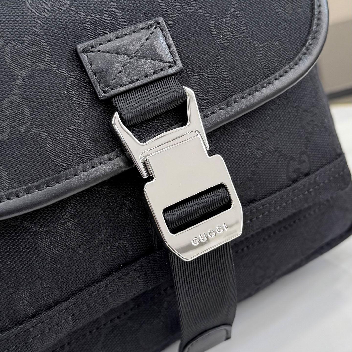 Gucci GG Canvas Small Tote Bag 854743 - DesignerGu