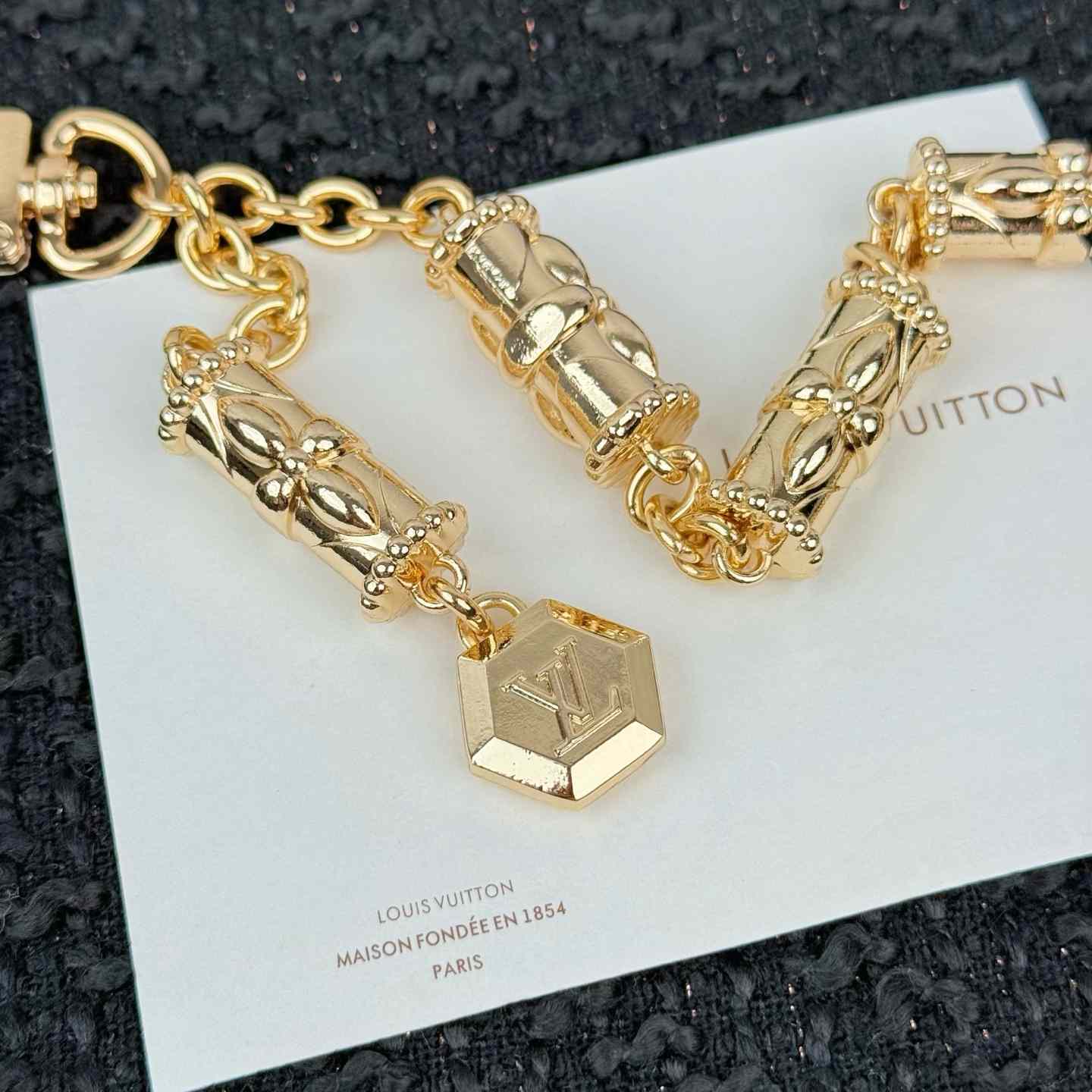 Louis Vuitton LV Flower Links Chain Belt   M03687 - DesignerGu