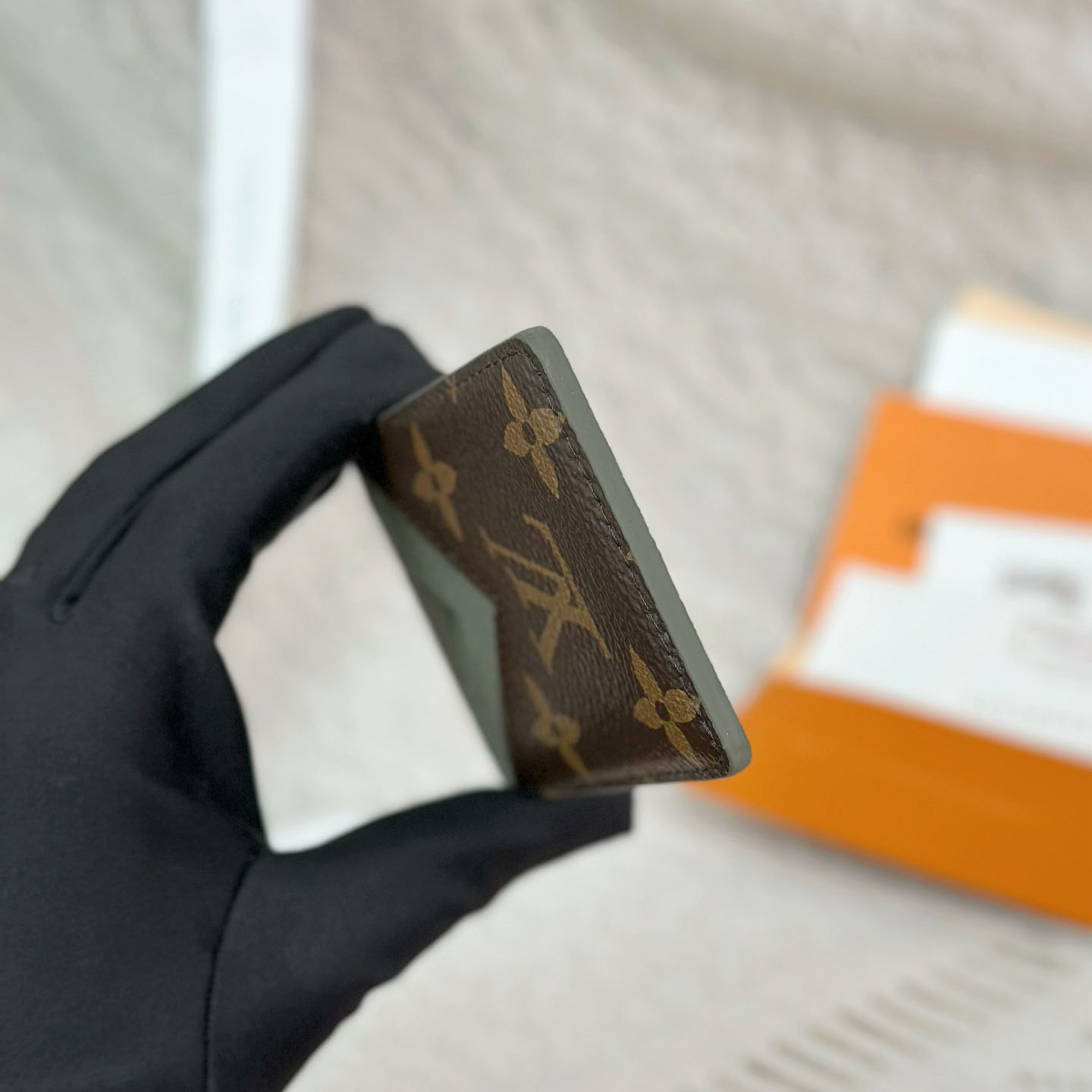 Louis Vuitton Magnetic Card Holder M25659 - DesignerGu