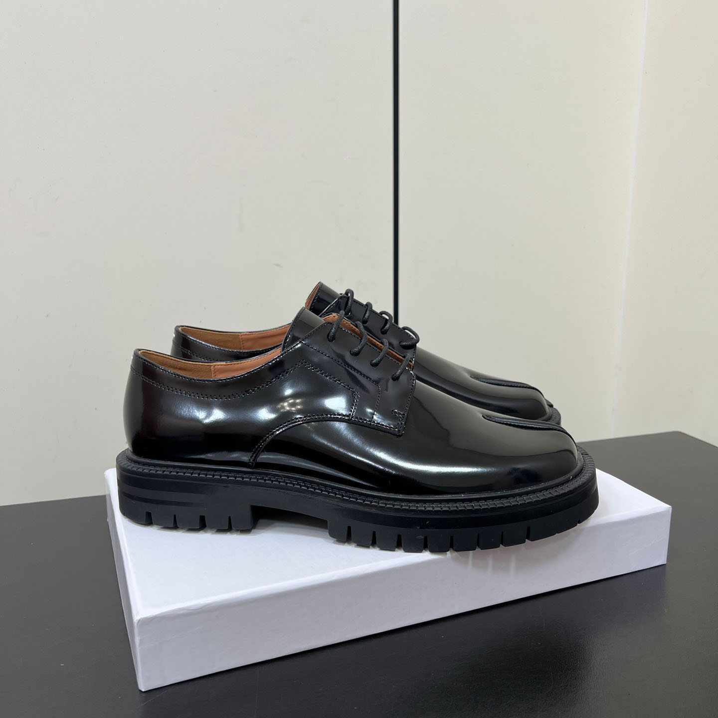 Maison Margiela Tabi Lace-Ups - DesignerGu