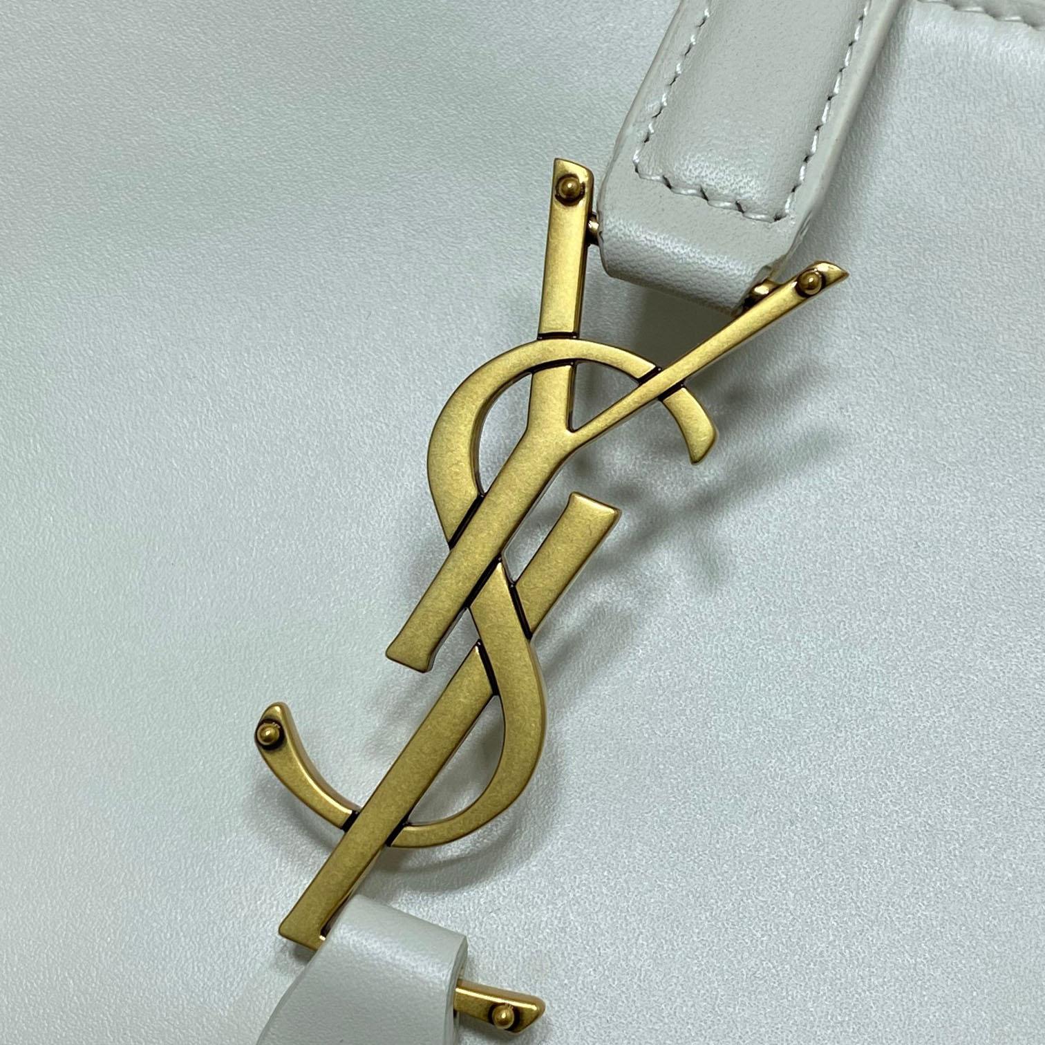 Saint Laurent Le 5 À 7 Hobo Bag 'Crema Soft' - DesignerGu