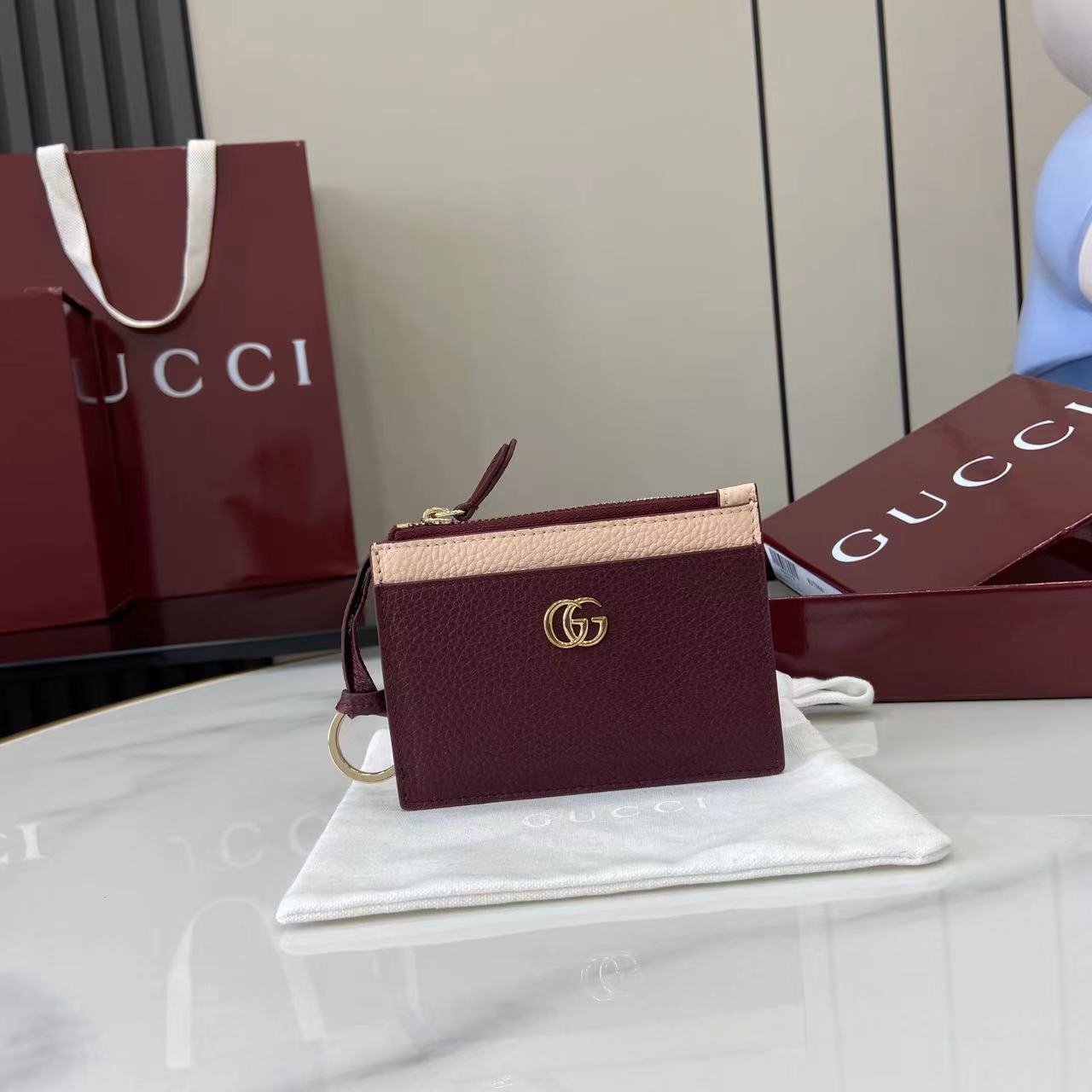 Gucci Bi-color GG Marmont Zip Key Pouch - DesignerGu