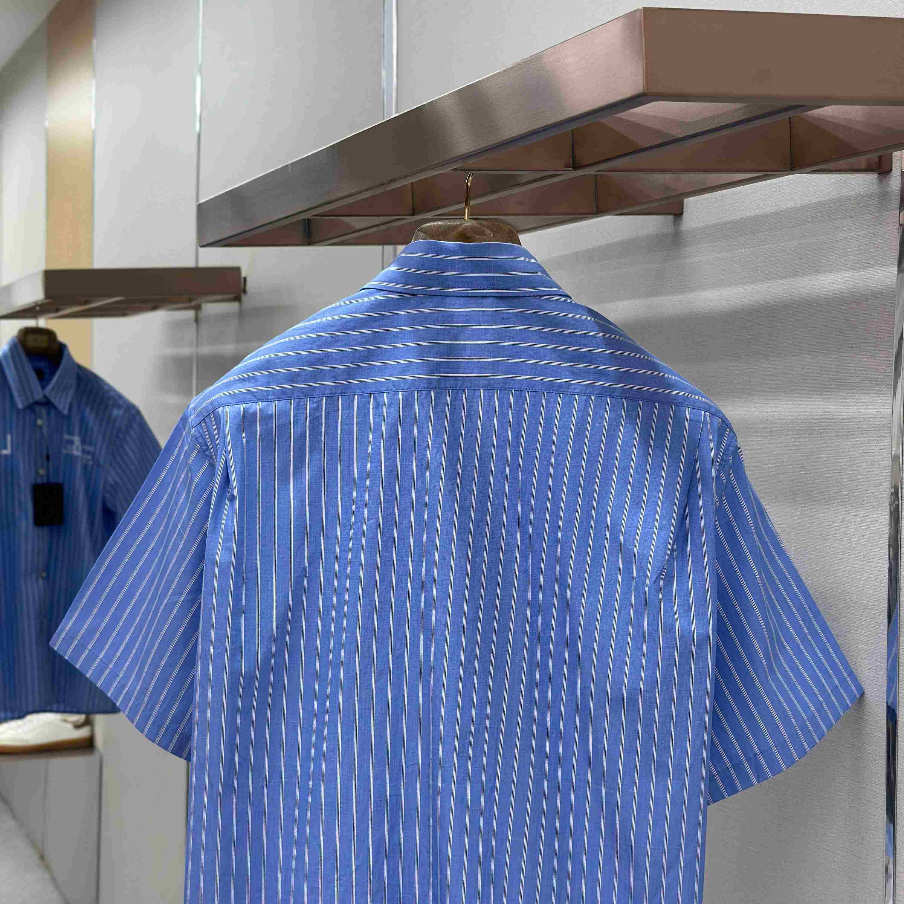 Louis Vuitton Short-Sleeved Shirt 1AJURK - DesignerGu