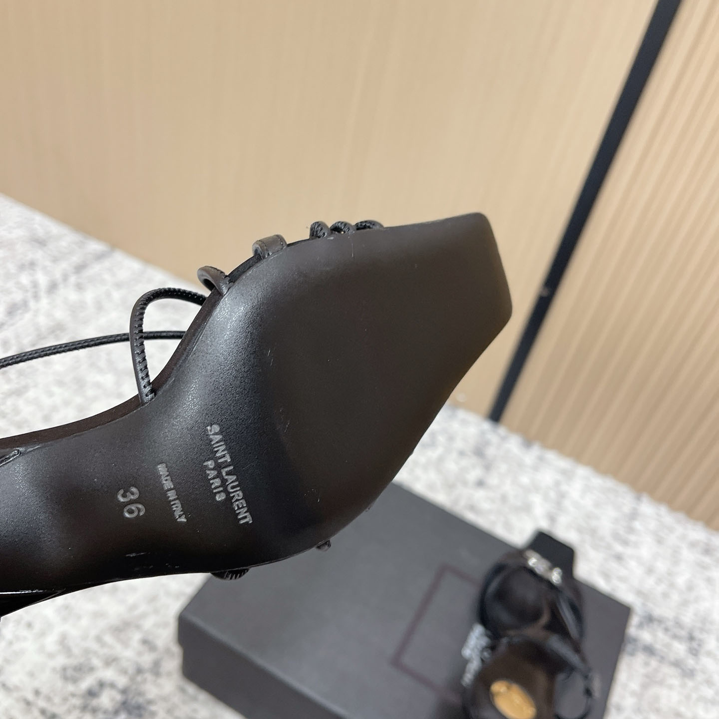 Saint Laurent JERRY Sandals In Smooth Leather - DesignerGu