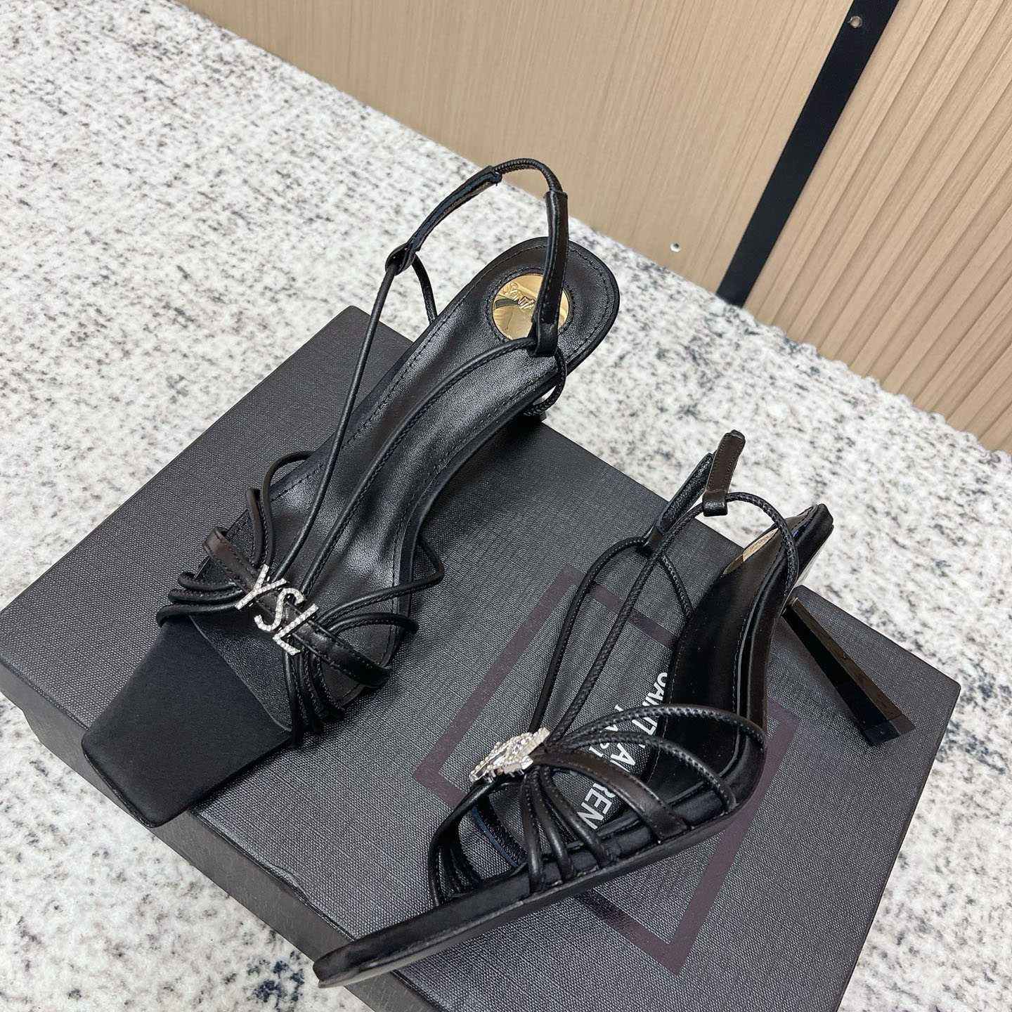 Saint Laurent JERRY Sandals In Smooth Leather - DesignerGu