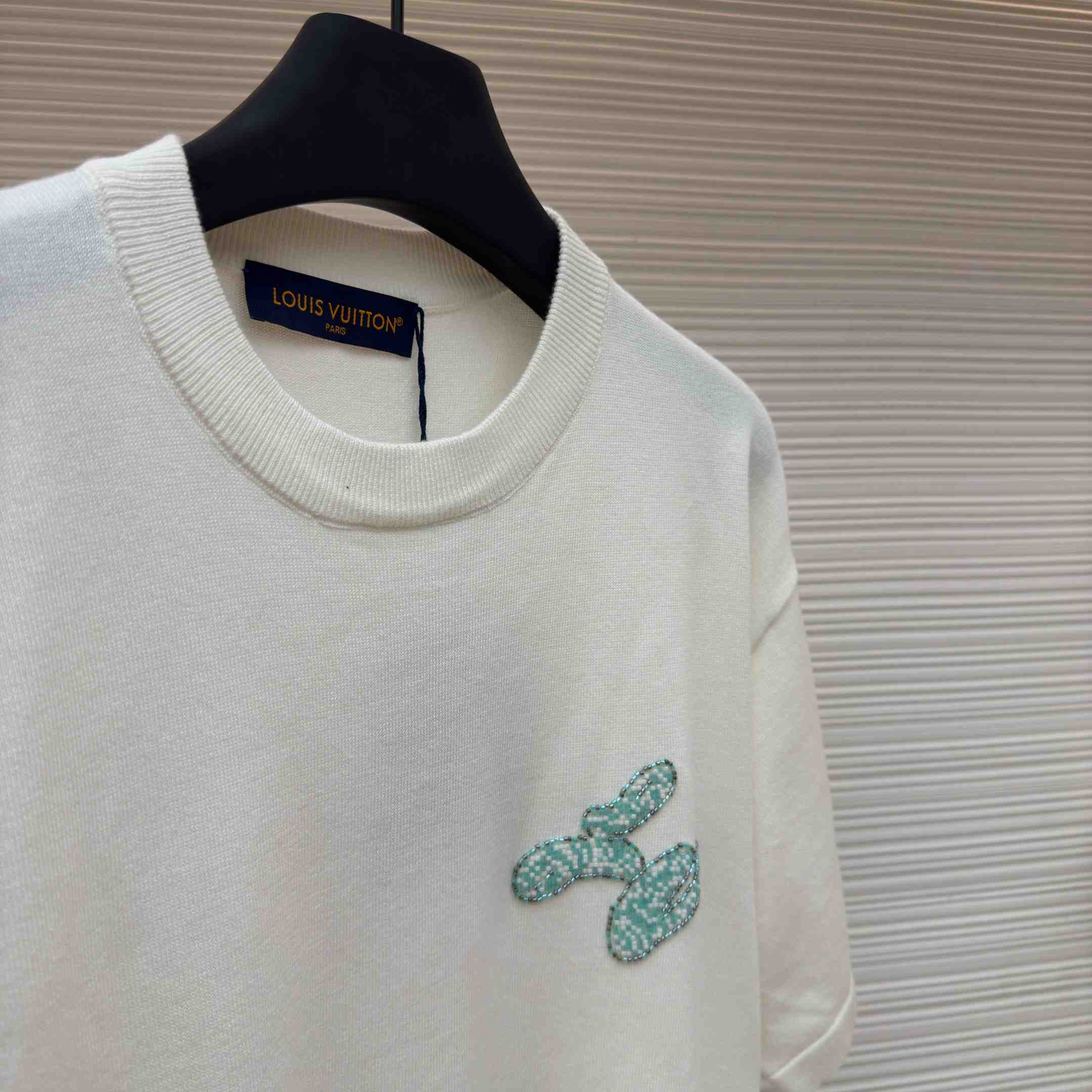 Louis Vuitton Embellished Short-Sleeved Crewneck 1AHVO9 - DesignerGu