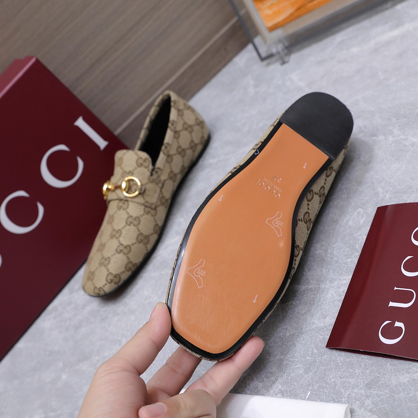 Gucci Women's Ragazzo Loafer - DesignerGu