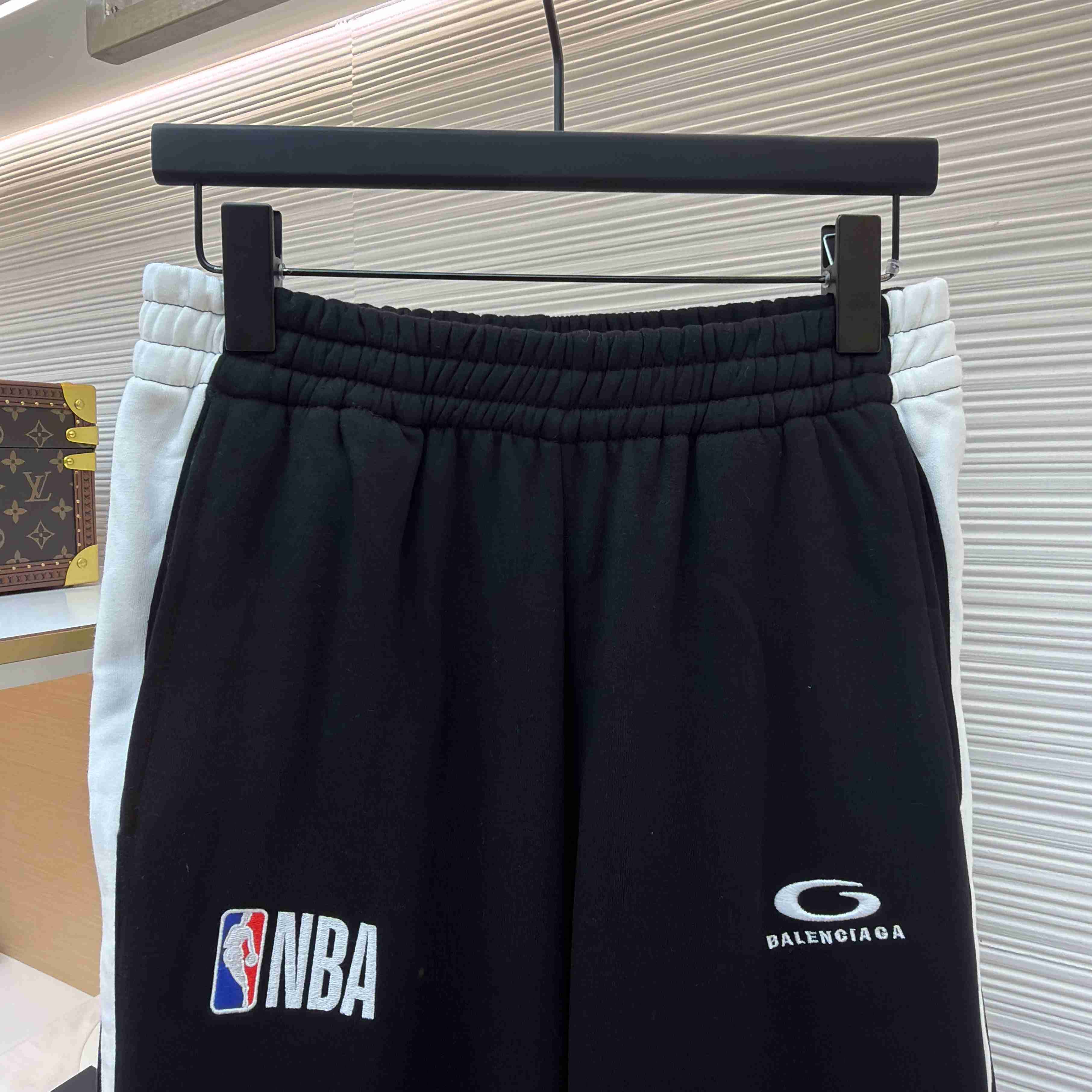 Balenciaga | Nba Collaboration Oversized Sweatpants In Black/White - DesignerGu