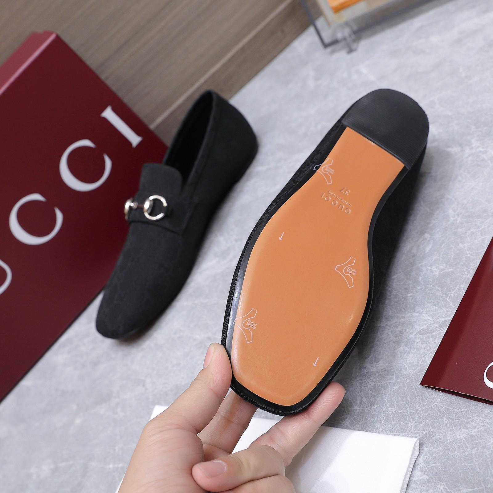 Gucci Women's Ragazzo Loafer - DesignerGu