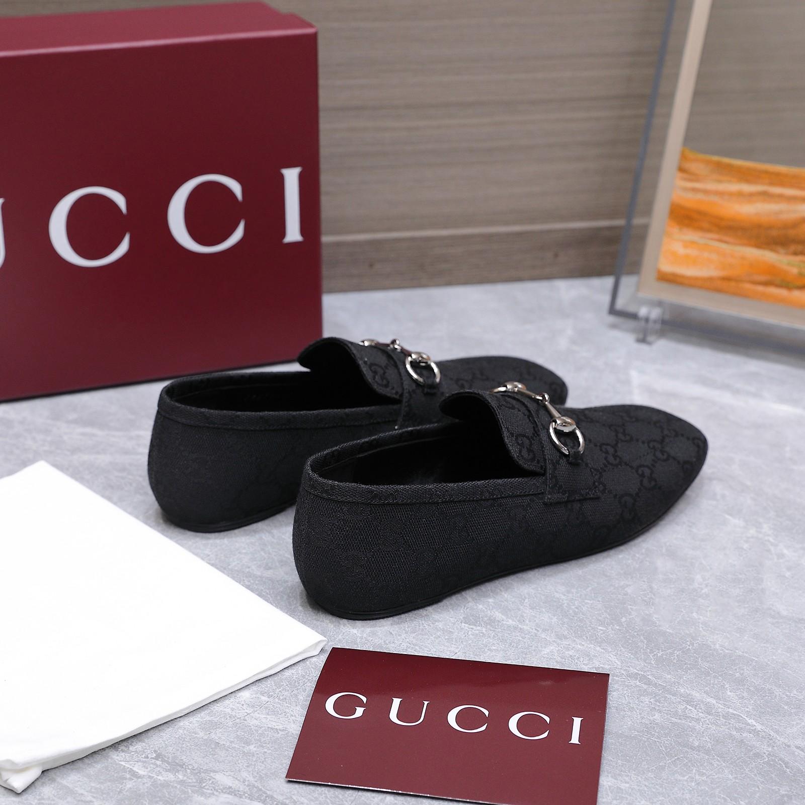 Gucci Women's Ragazzo Loafer - DesignerGu