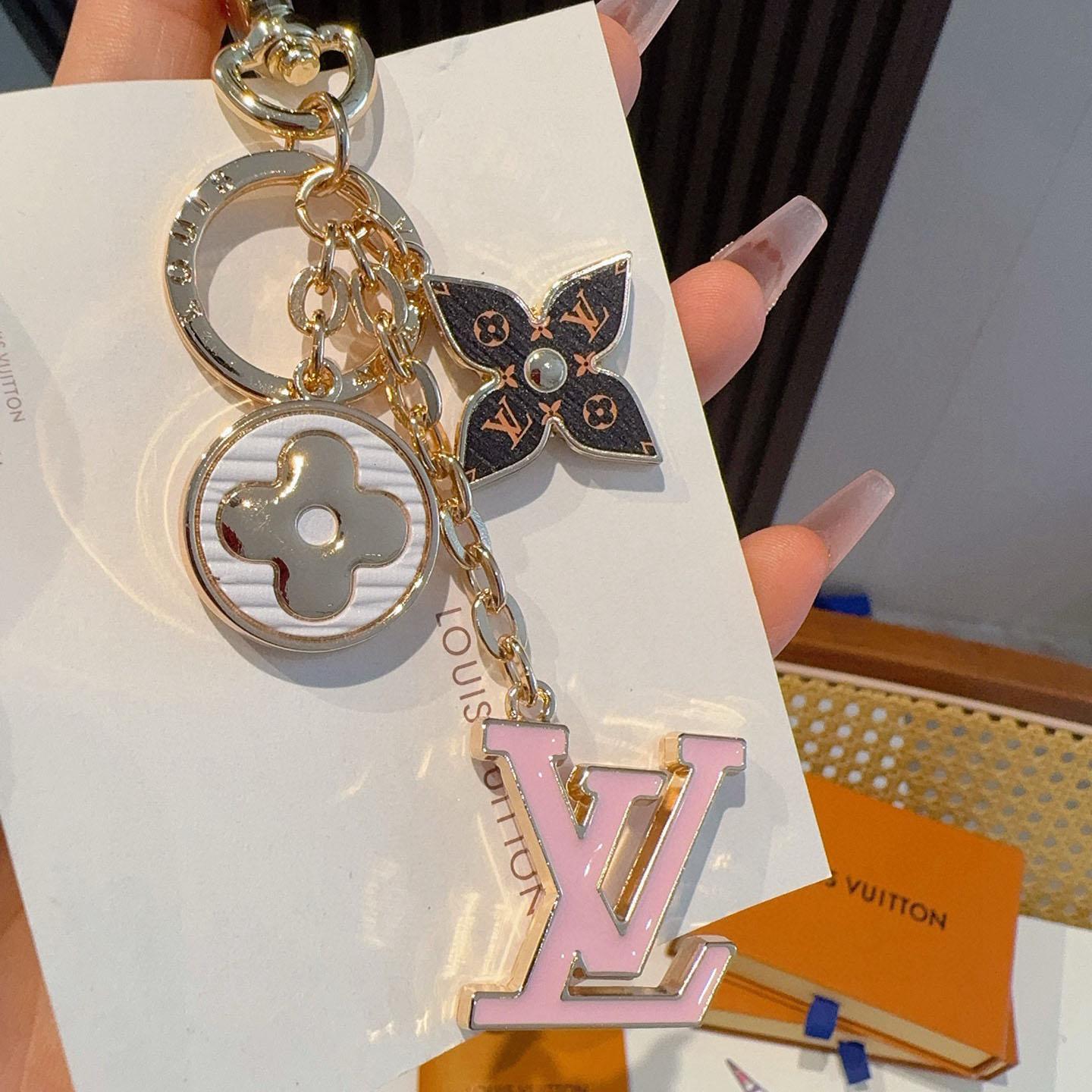 Louis Vuitton Spring Street Bag Charm And Key Holder M01187 - DesignerGu