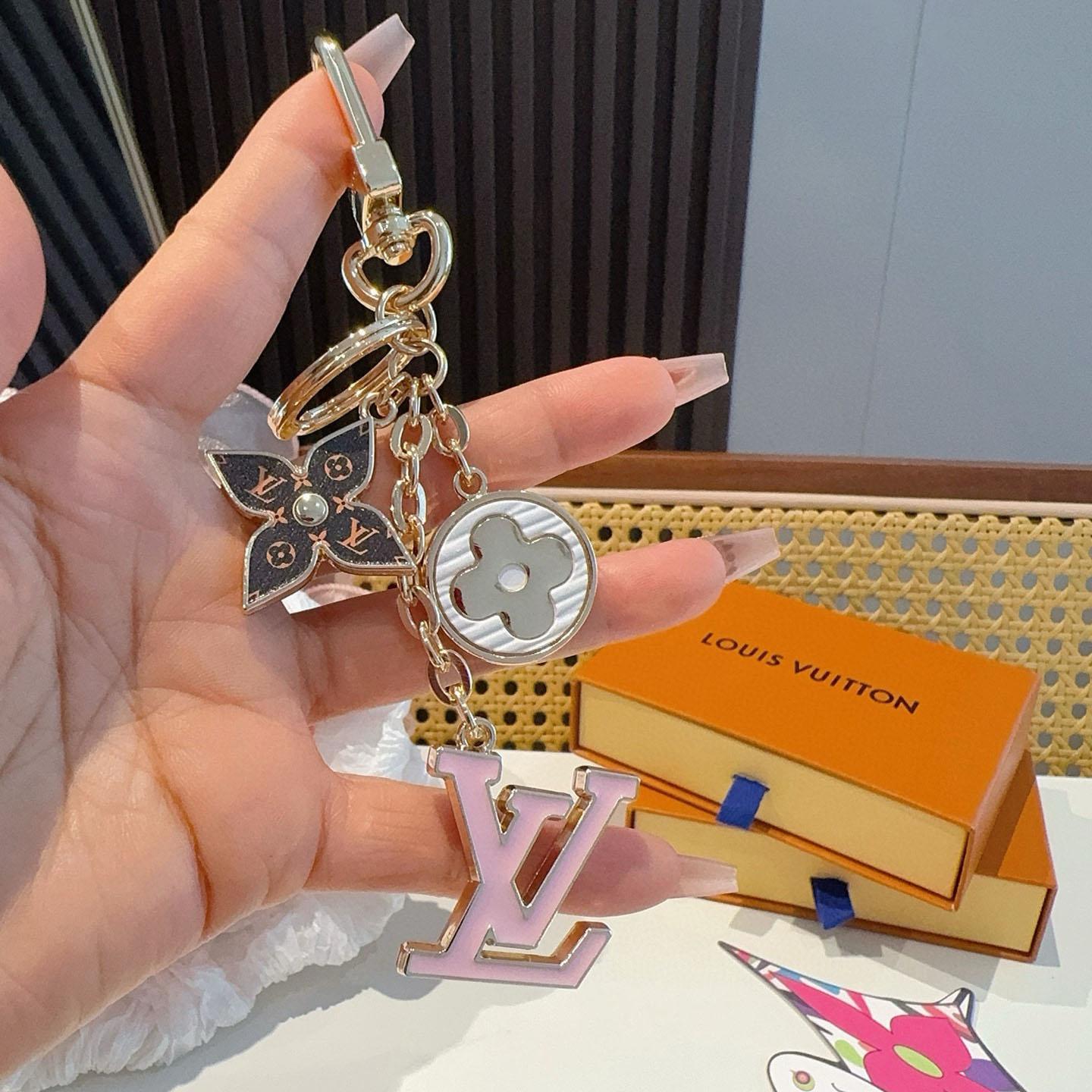 Louis Vuitton Spring Street Bag Charm And Key Holder M01187 - DesignerGu