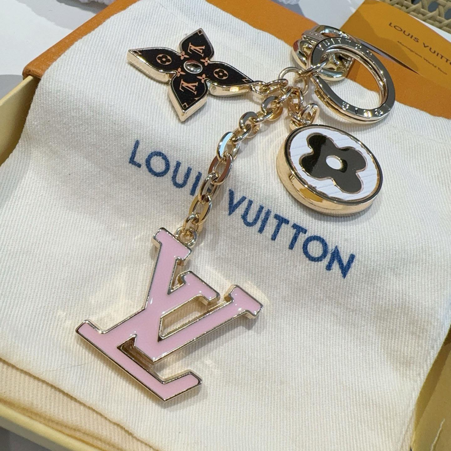 Louis Vuitton Spring Street Bag Charm And Key Holder M01187 - DesignerGu