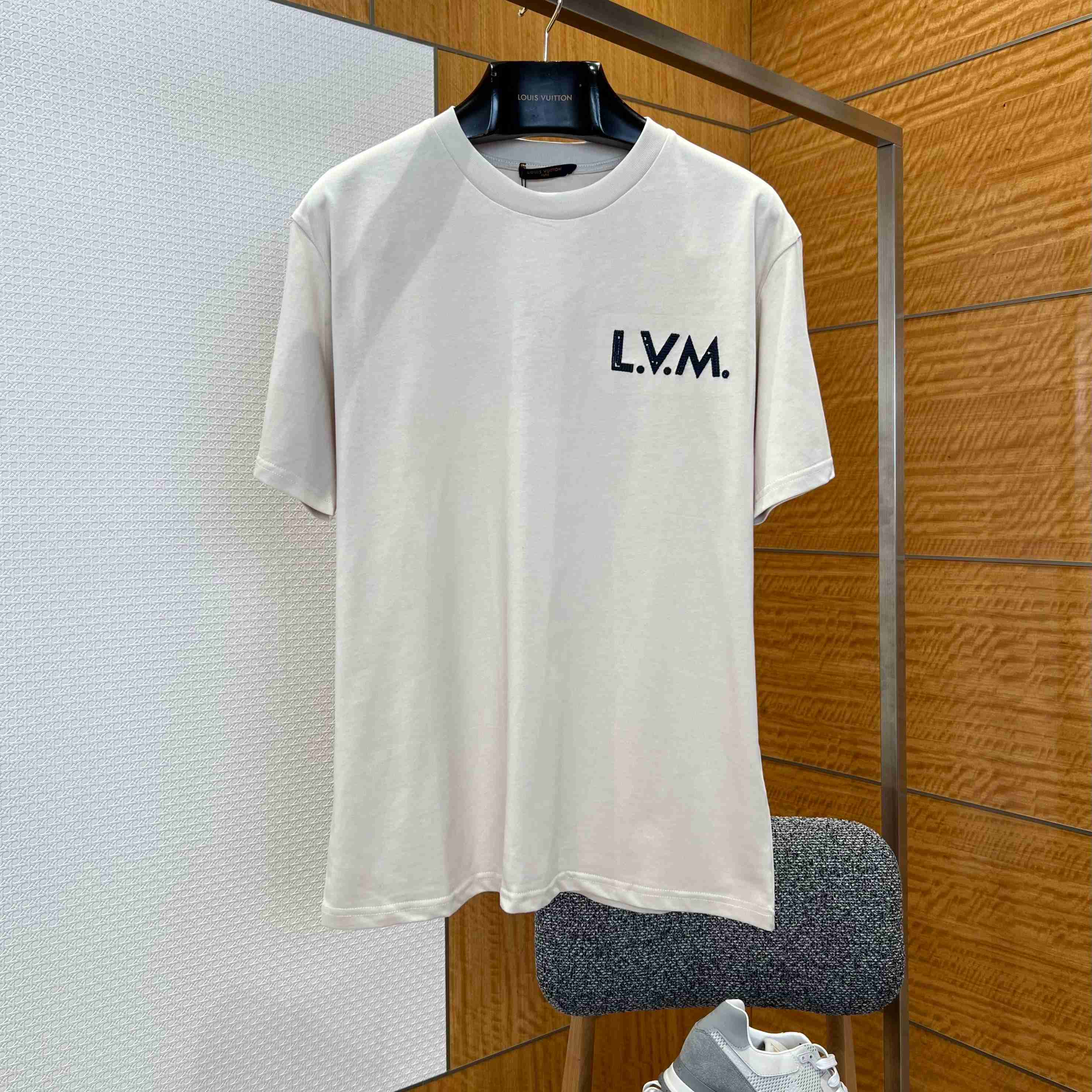 Louis Vuitton Embroidered Signature T-Shirt 1AJVQS - DesignerGu