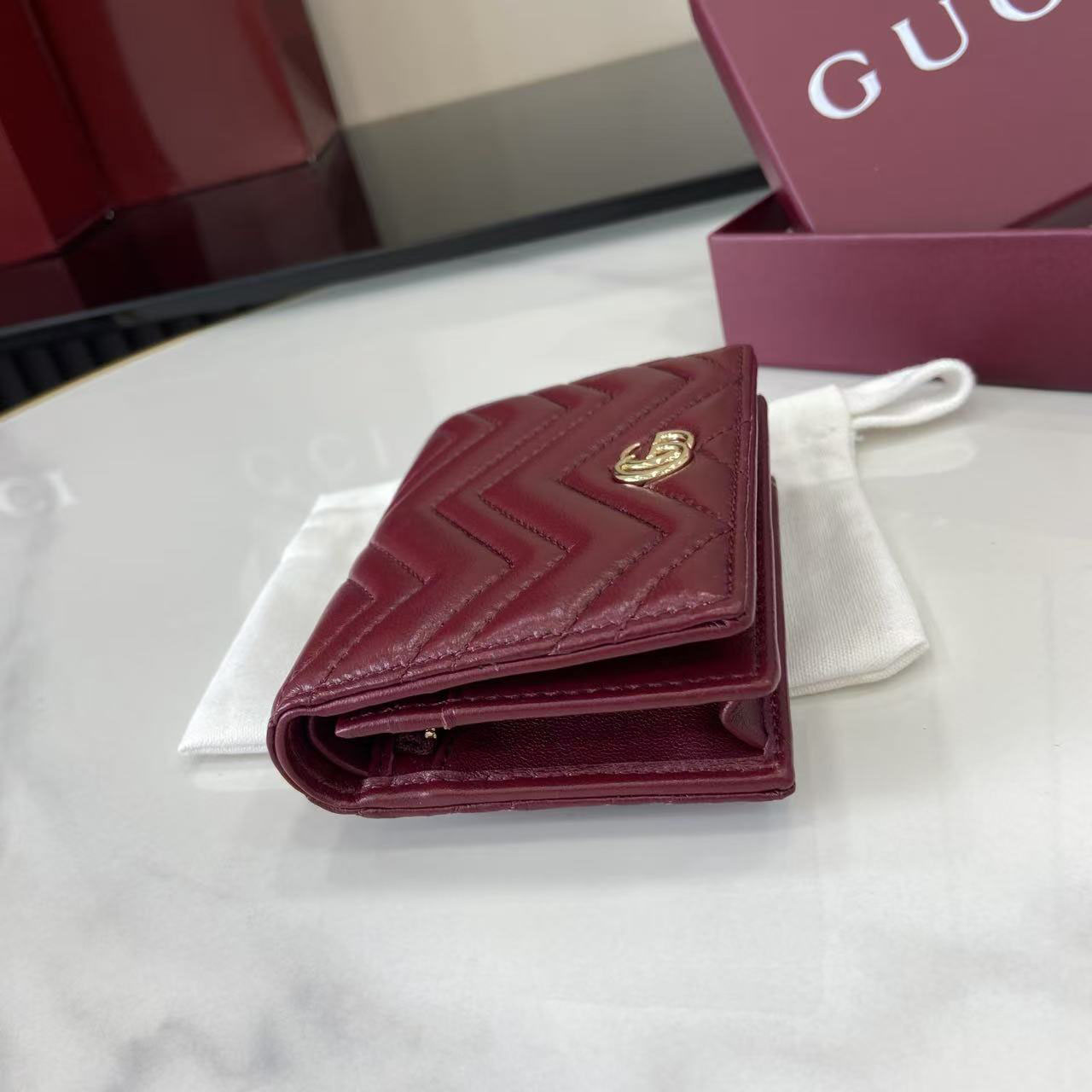 Gucci GG Marmont Card Case Wallet 466492 - DesignerGu