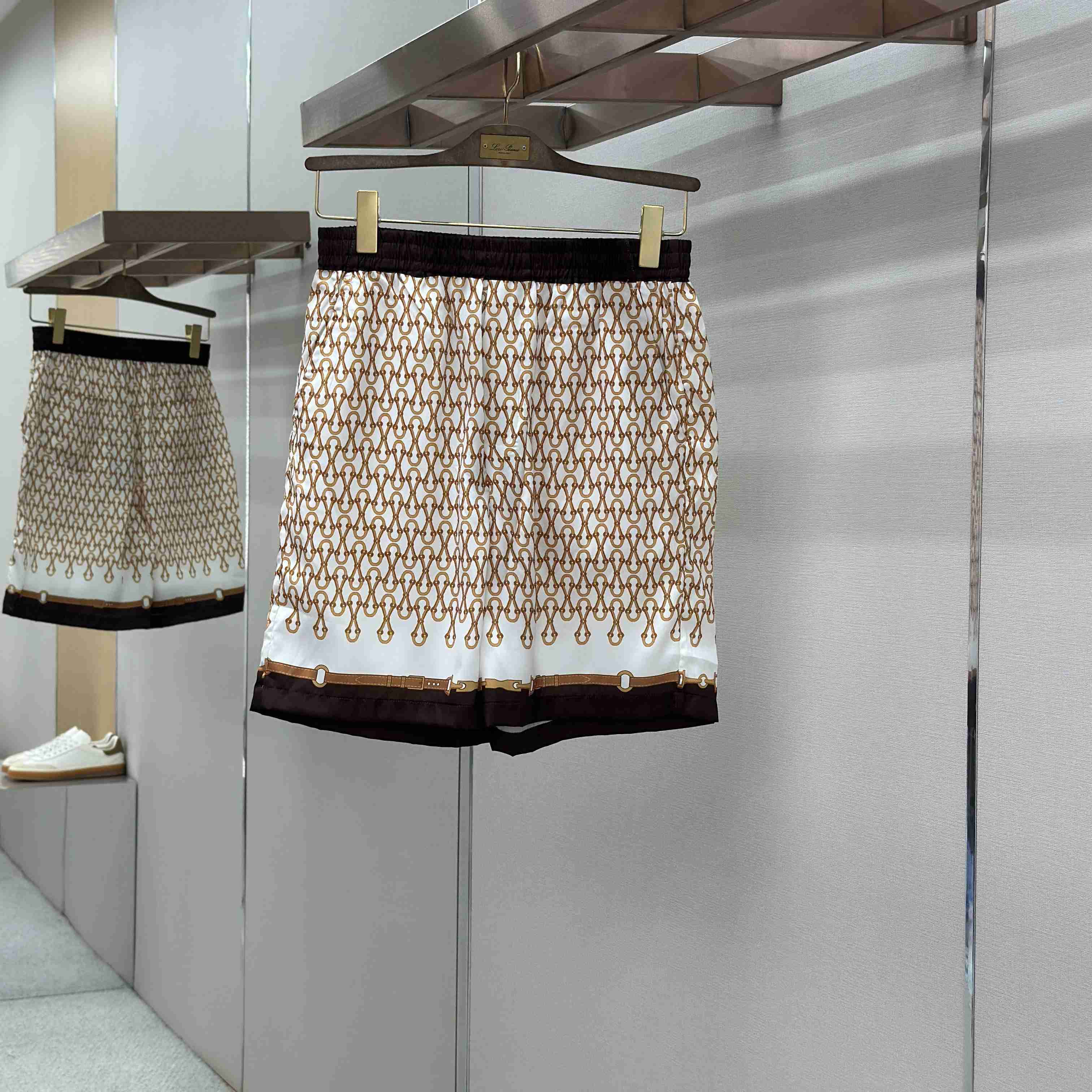 Gucci Printed Silk Twill Shorts - DesignerGu